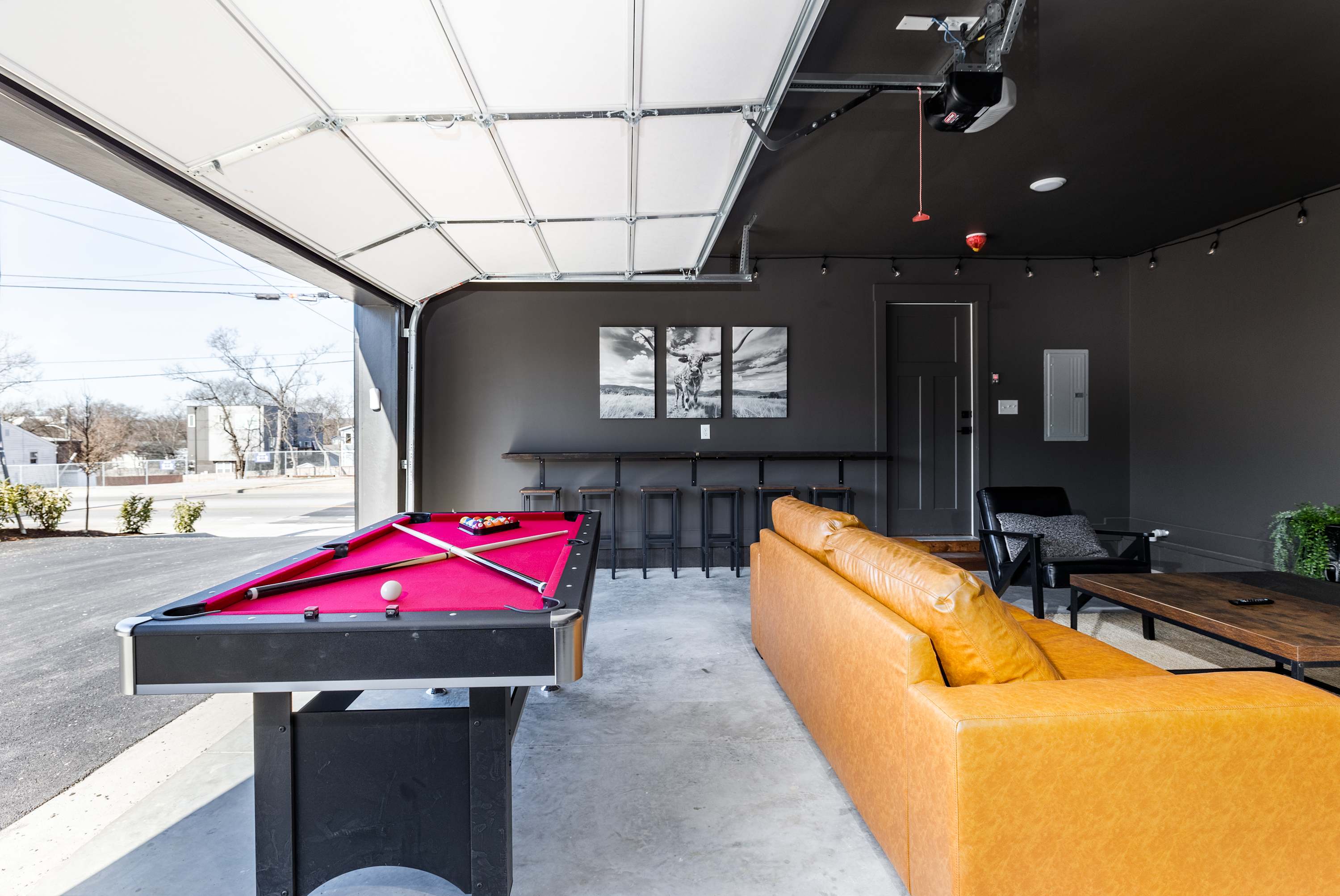 Luxury 4BR Home w/ Game Room, 10 Beds & Nash Vibes — Nashville, TN — vacation rental