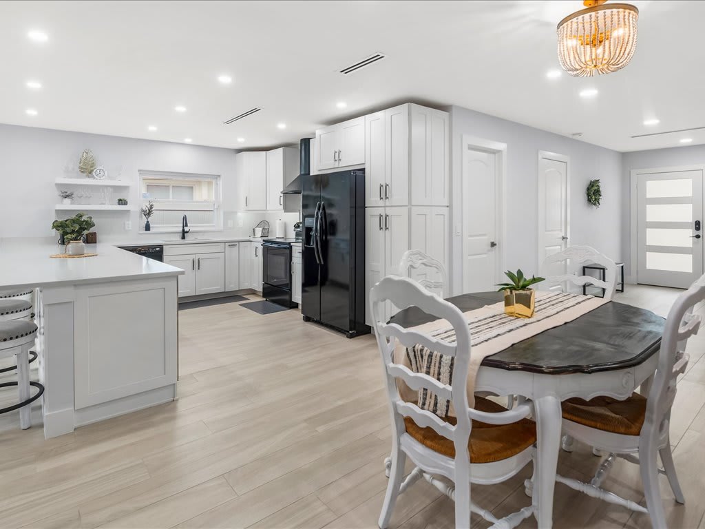 Walk to Beach Family Pool Home in Naples | Photo 13