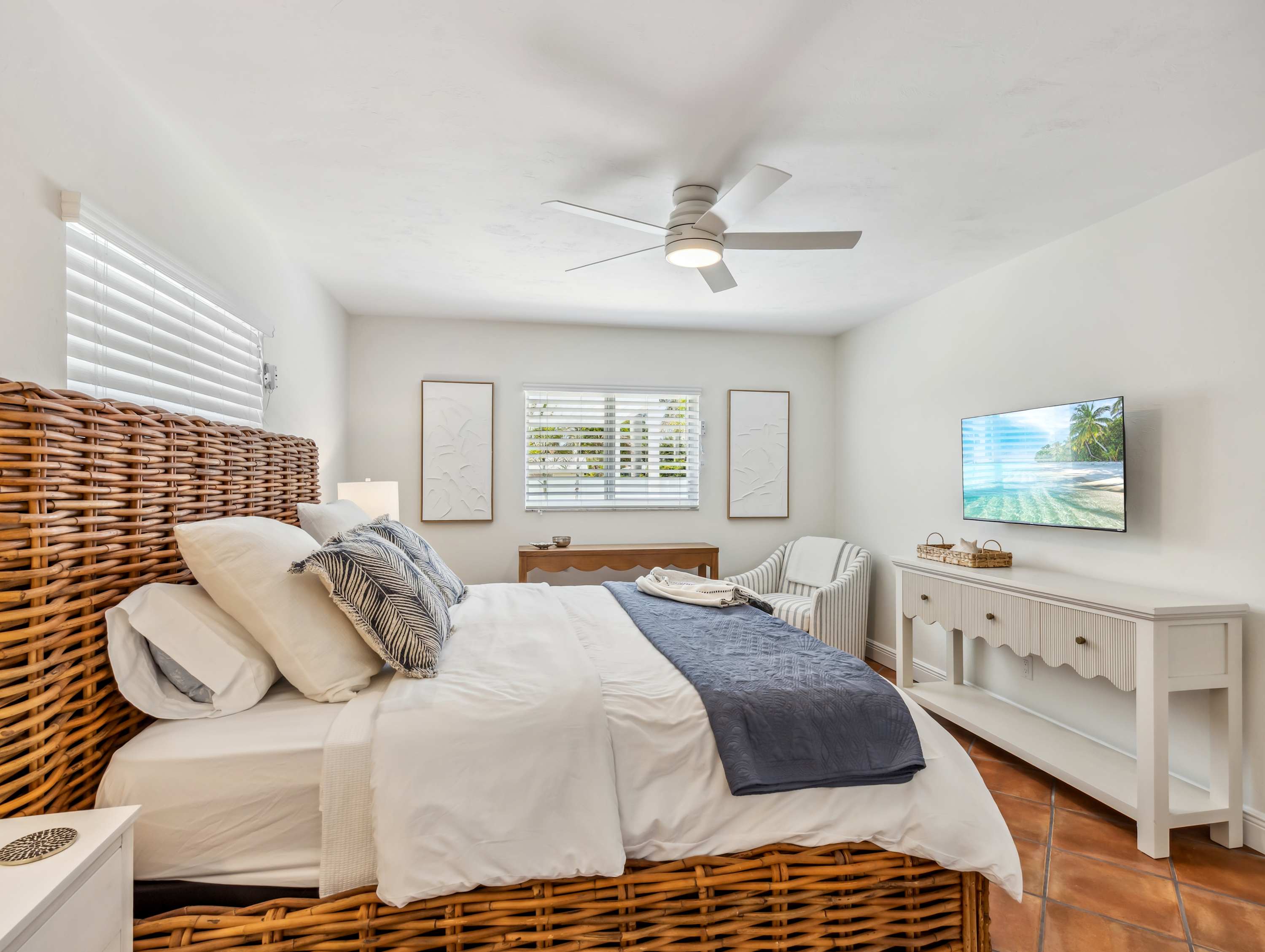 Pet Friendly Pool Spa Home with EV Charger | Photo 22