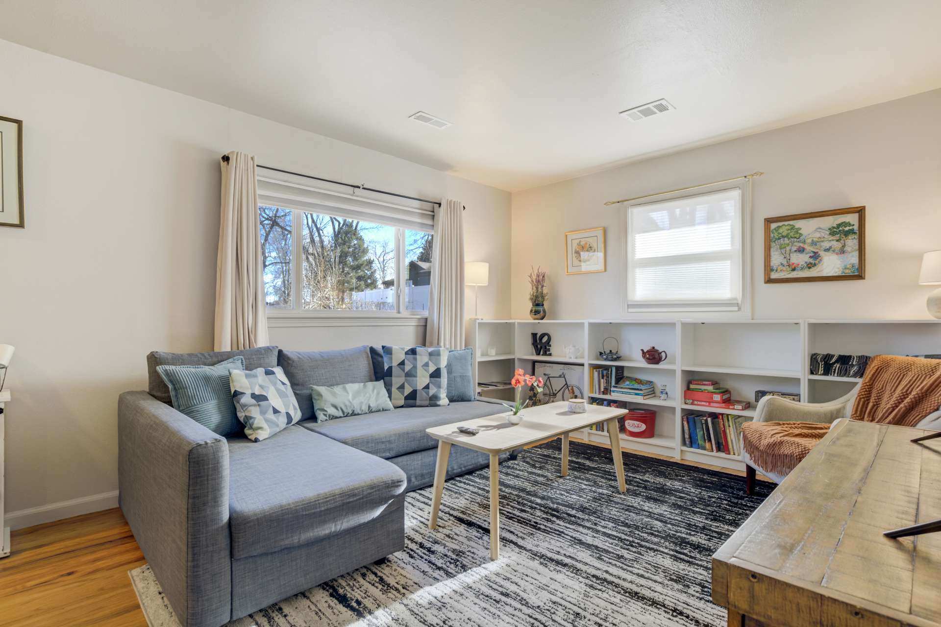 Old Broadmoor retreat deck fire pit grill near zoo — Colorado Springs, CO — vacation rental