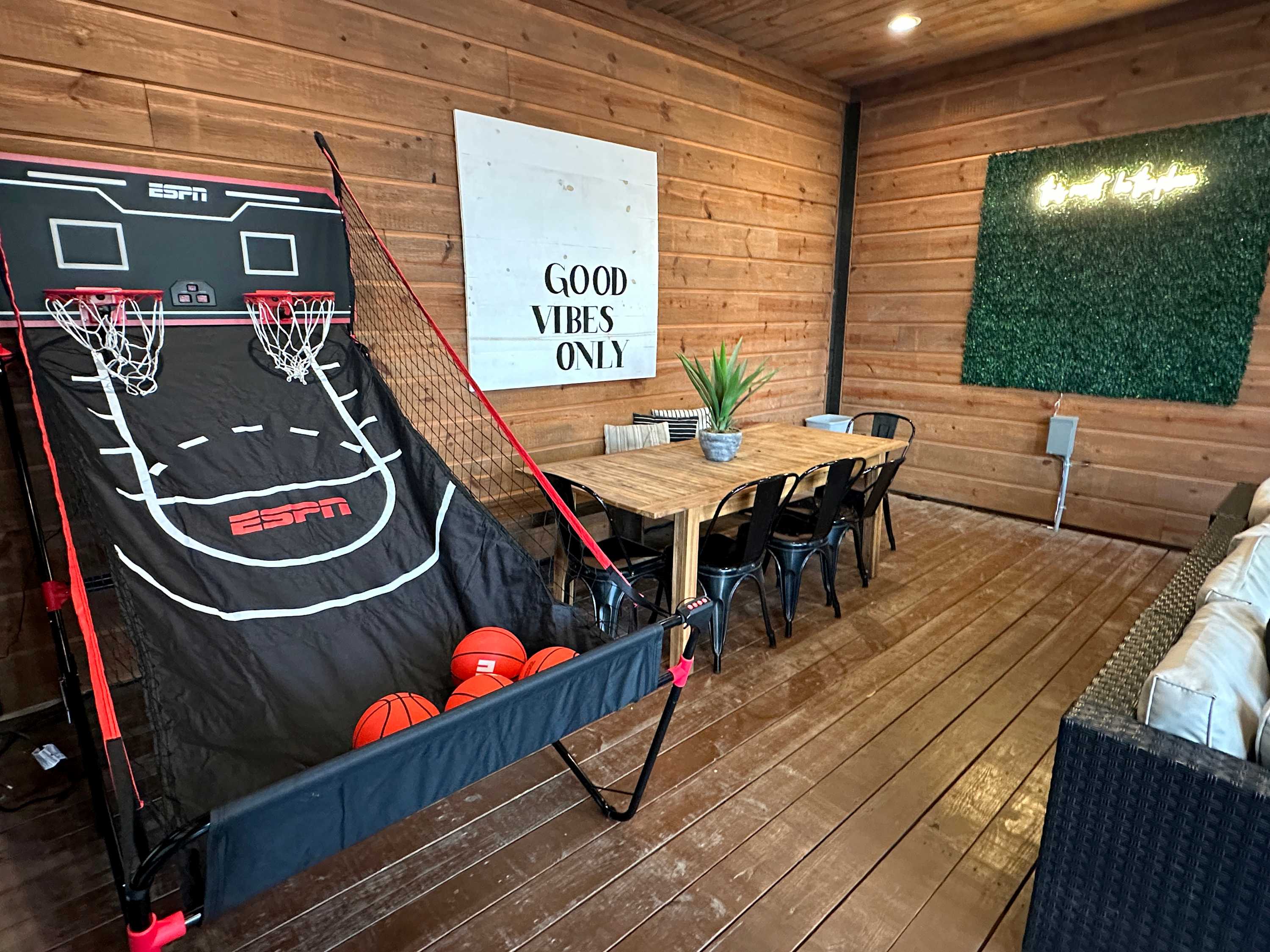 Modern Serenity - Hot tub & game room 3