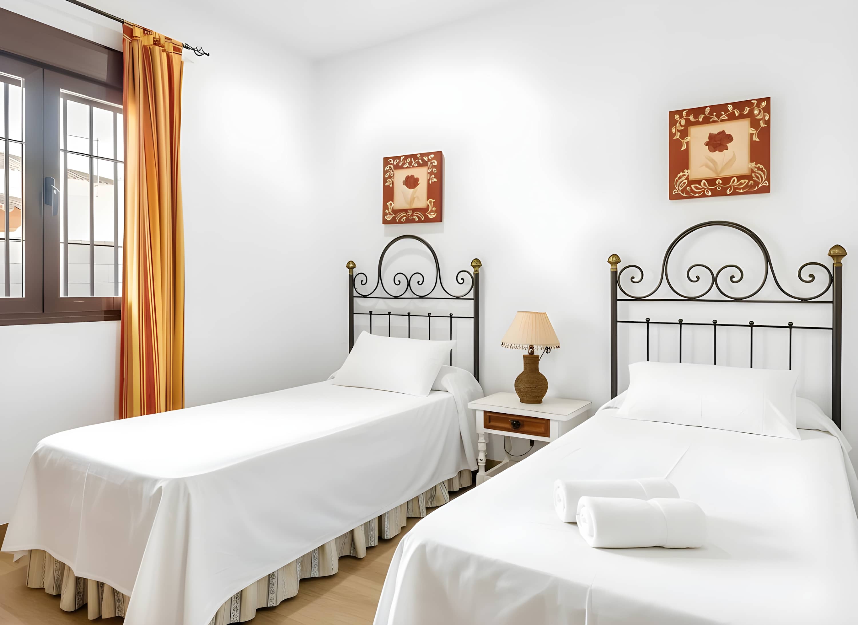 Encantador Chalet con Piscina y Jardín Privado junto a las Playas de Conil - image 12