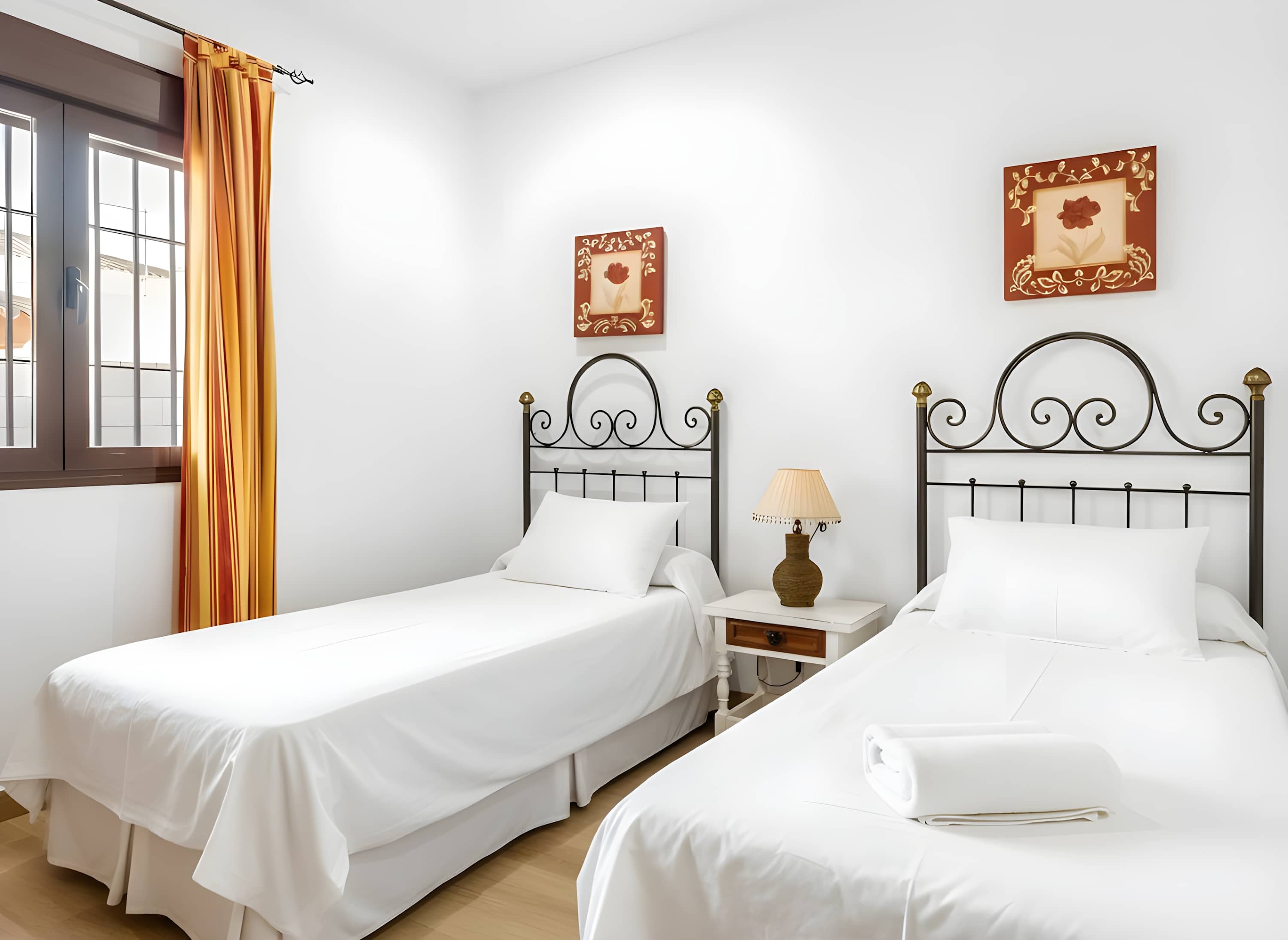 Encantador Chalet con Piscina y Jardín Privado junto a las Playas de Conil - image 15