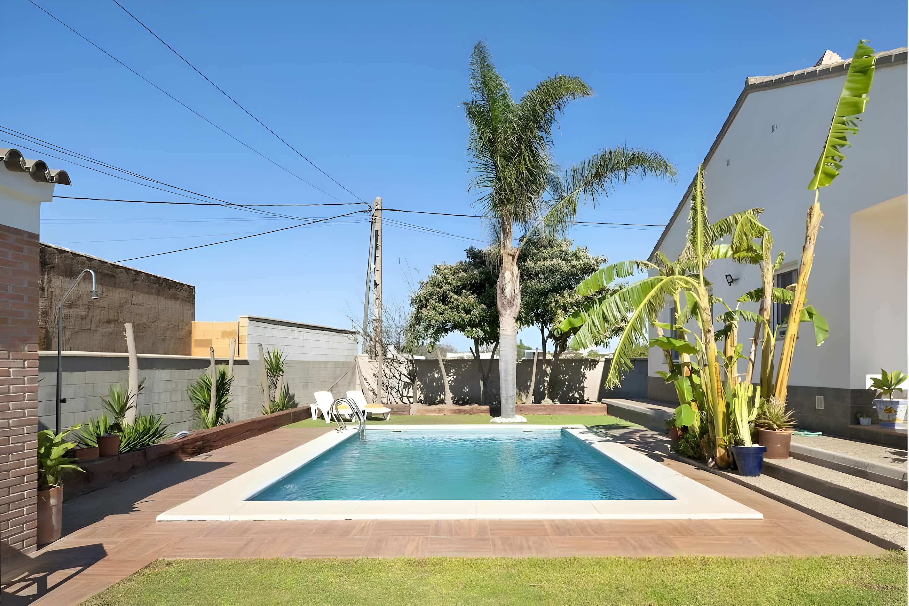 Villa con piscina privada, terraza y Wi-Fi - image 1