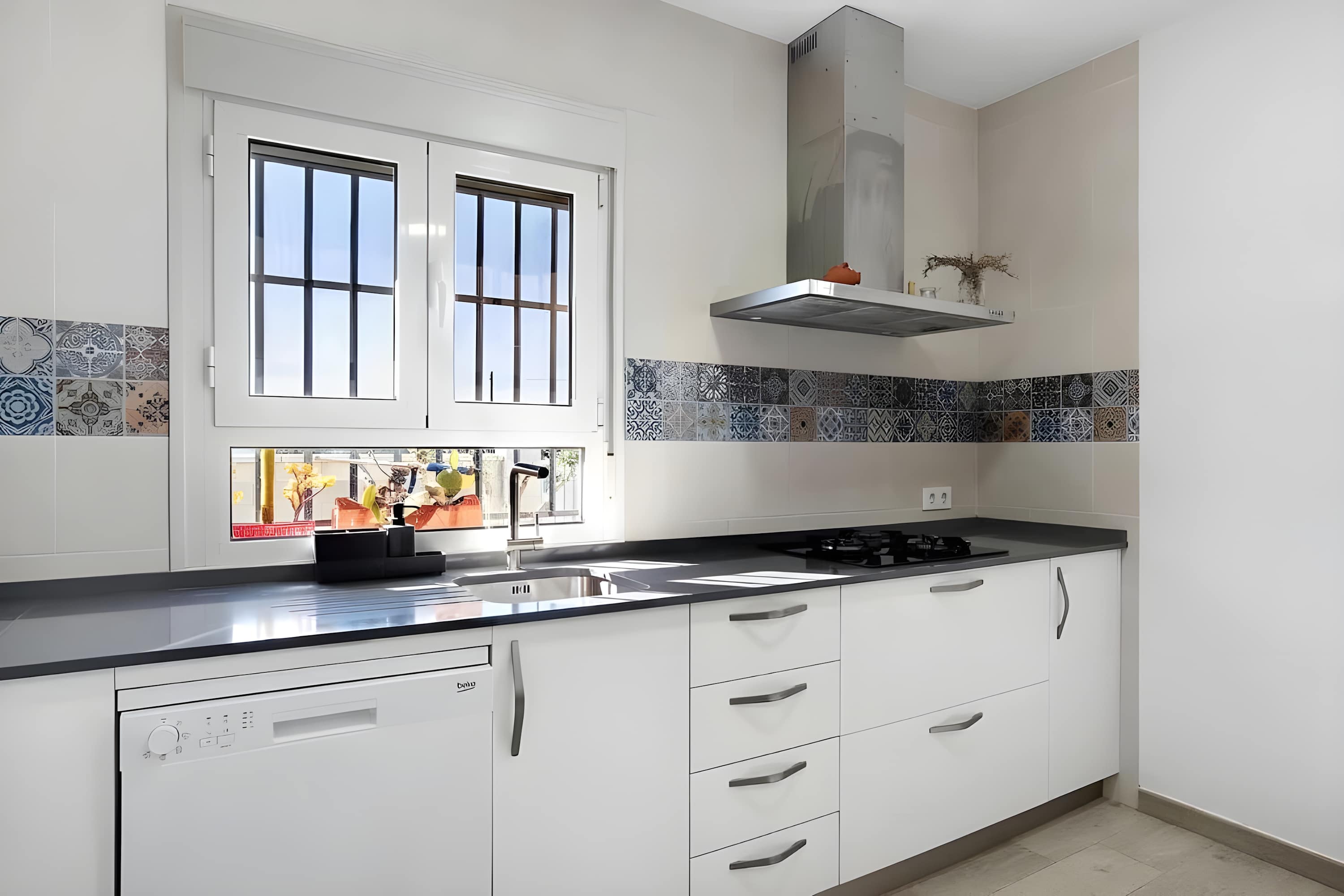 Villa con piscina privada, terraza privada - image 5