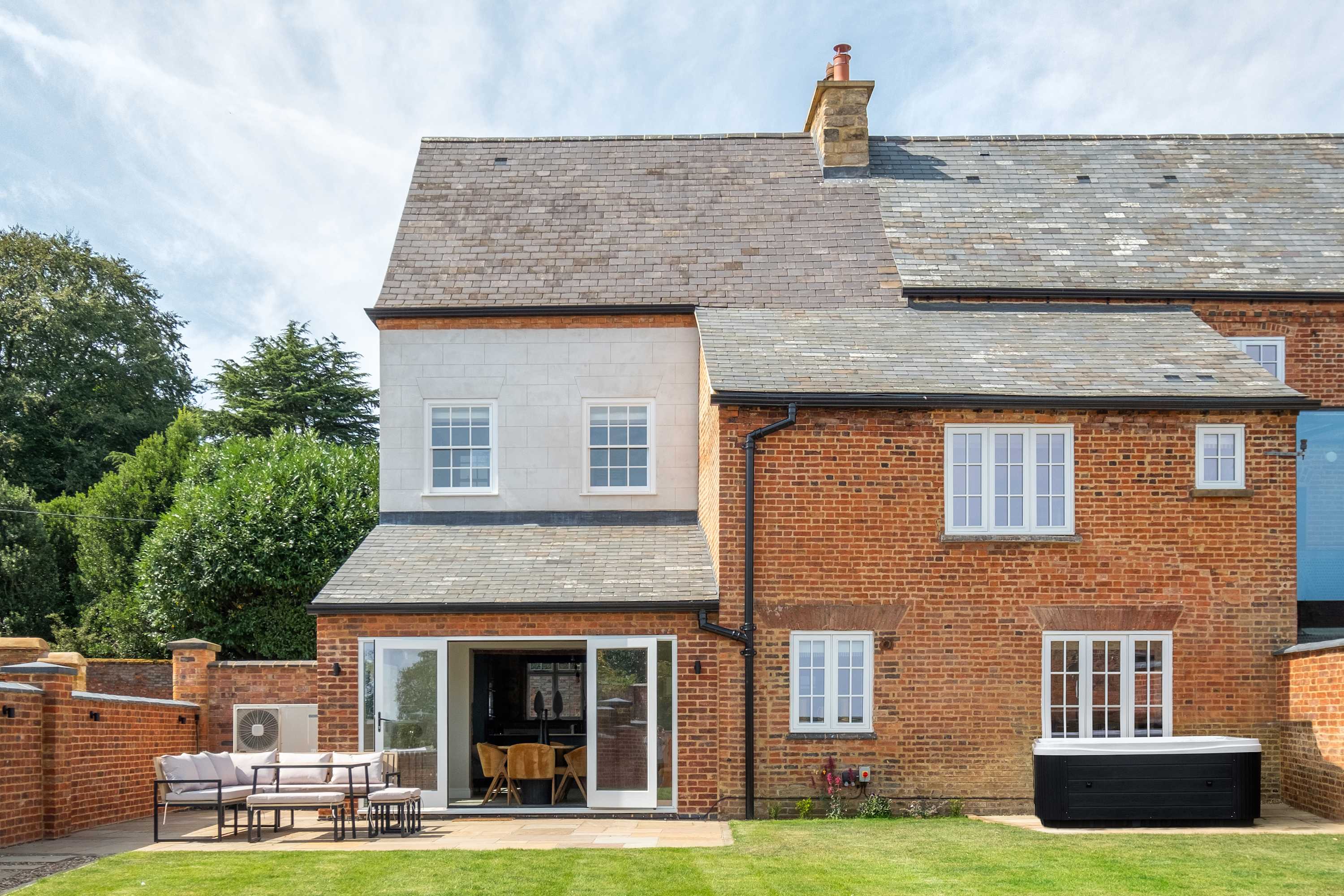 The Talbot – Exclusive Home with Hot Tub — Welford, England — vacation rental