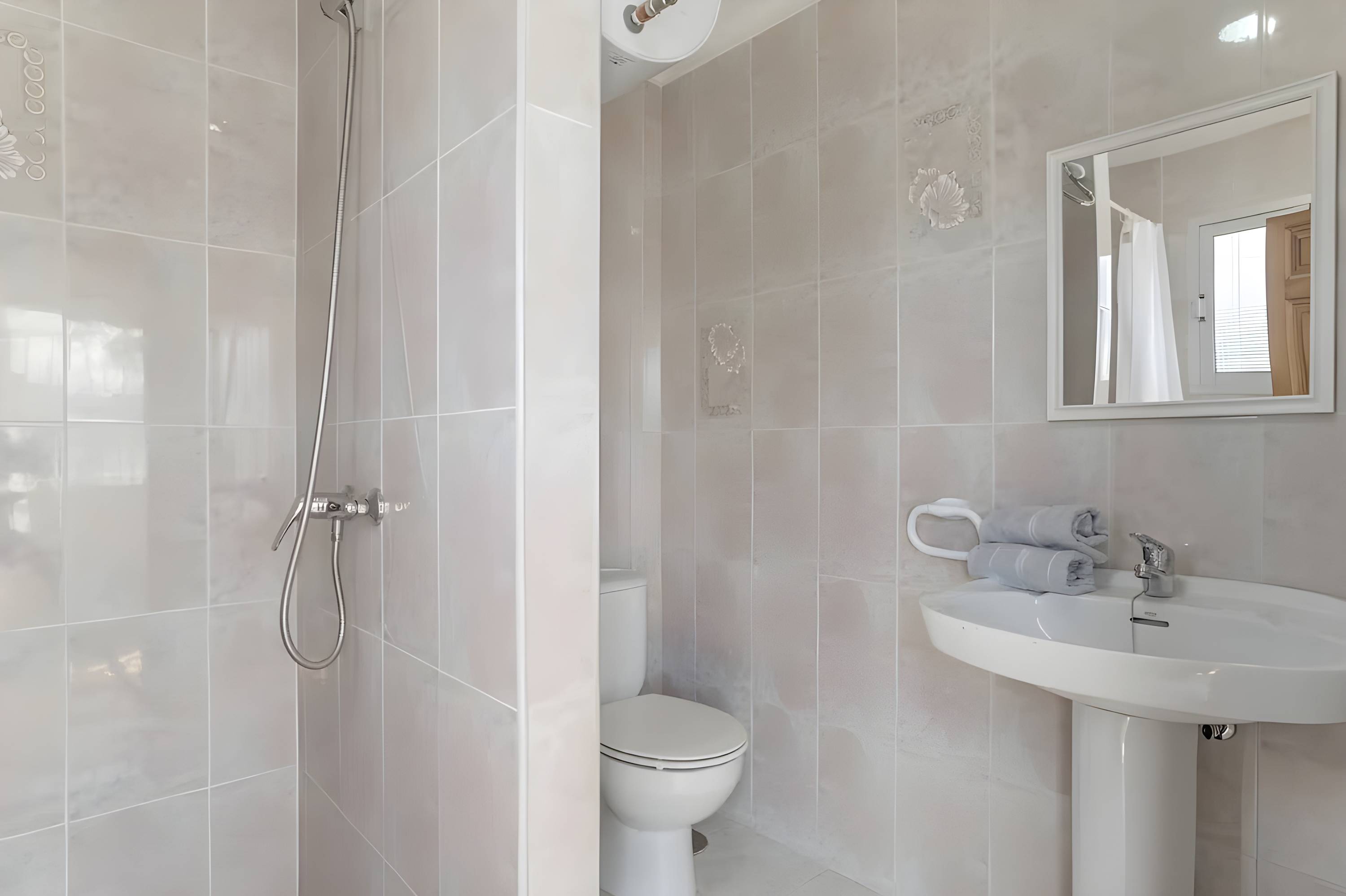 Casa increíble – alojamiento con piscina compartida y WiFi, ideal para familias en Conil - image 26