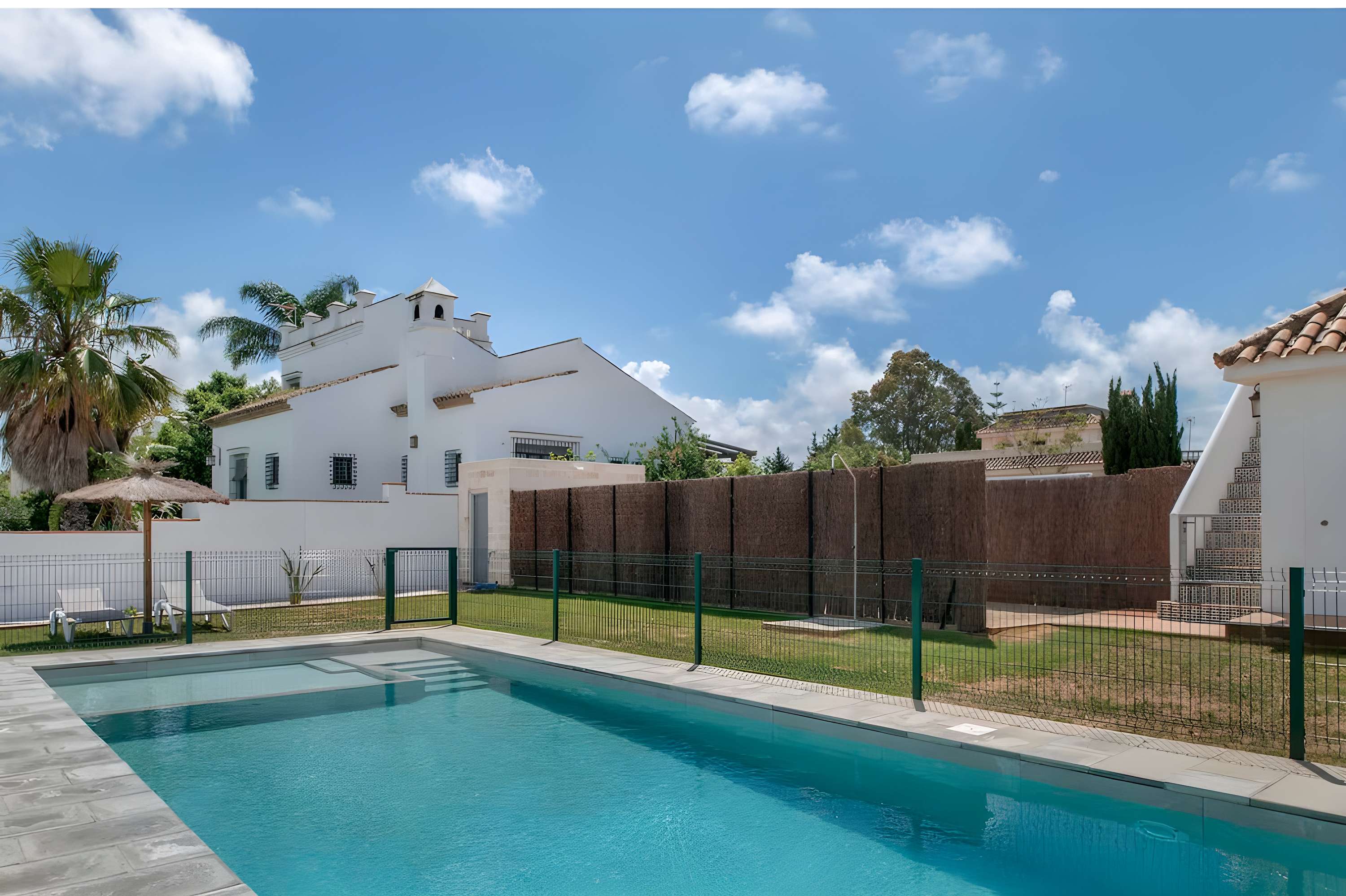 Casa en Conil: apartamento con piscina compartida, jardín y parking privado - image 1