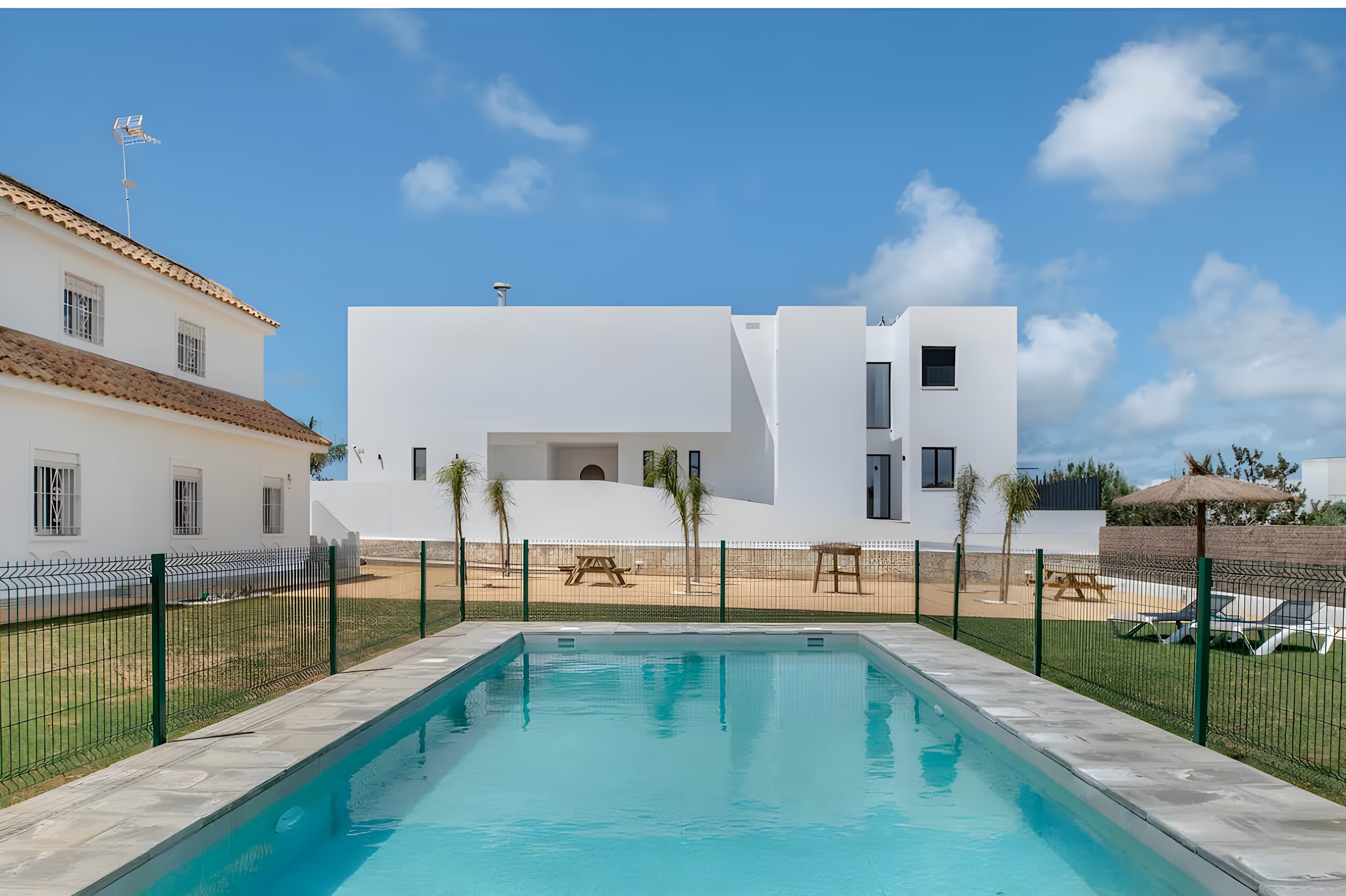 Casa en Conil: apartamento con piscina compartida, jardín y parking privado - image 2