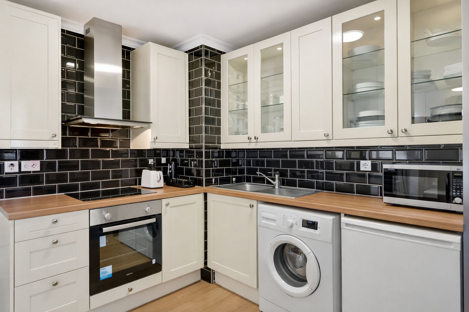 1B Apartment next to Cromwell Rd Hospital in Cromwell Road 180 SW5 0SU - Property image 7 - VivreStays