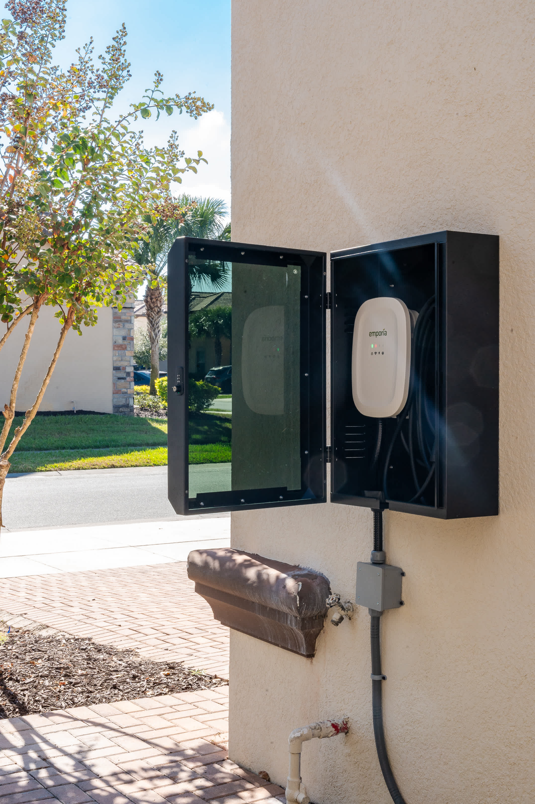 Spacious house w/private pool & water park access