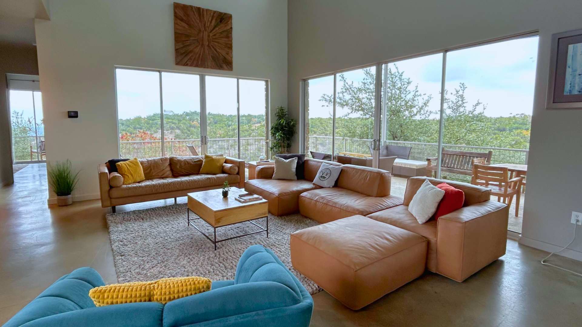 Luxury 7BR Hill Country Gem with Barndominium