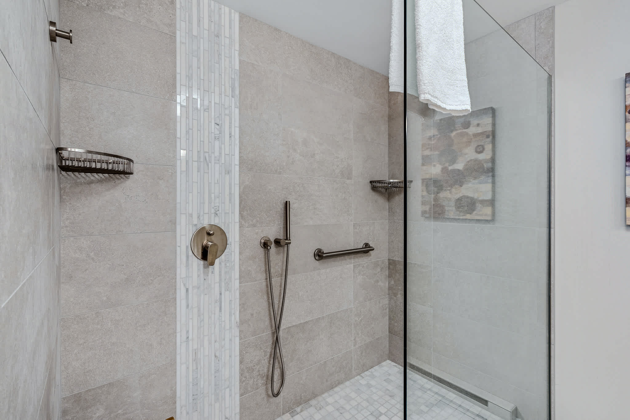 3BR Retreat, Fireplace & Deck, Club | Landmark 3C