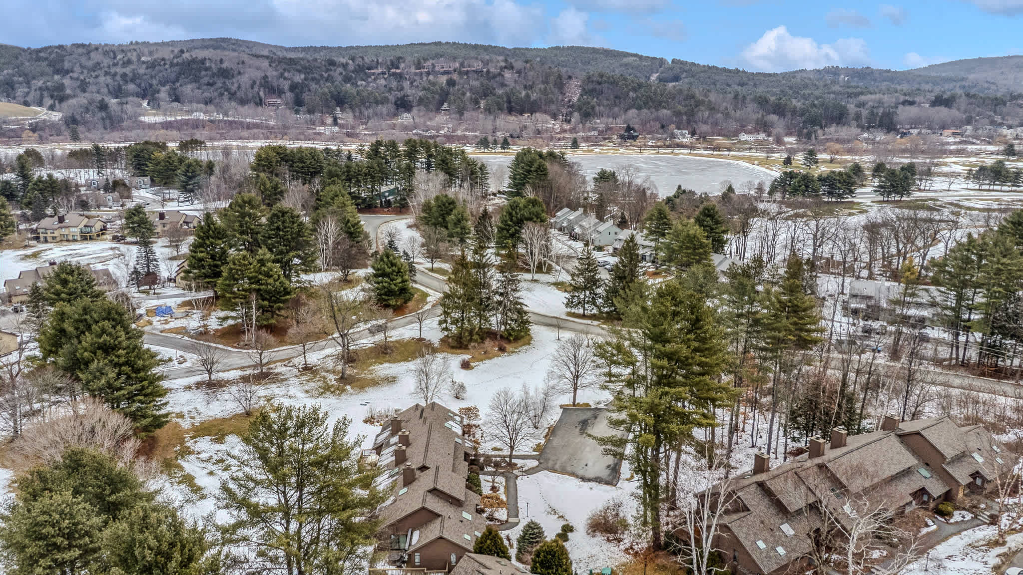 3BR Retreat, Fireplace & Deck, Club | Landmark 3C