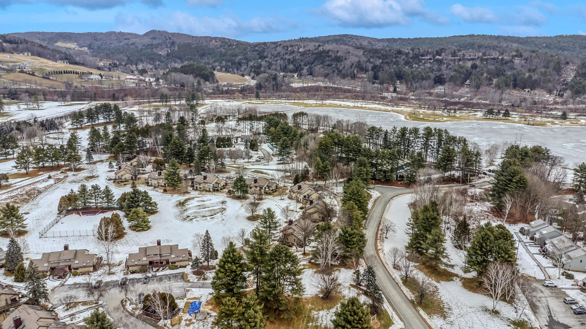 3BR Retreat, Fireplace & Deck, Club | Landmark 3C