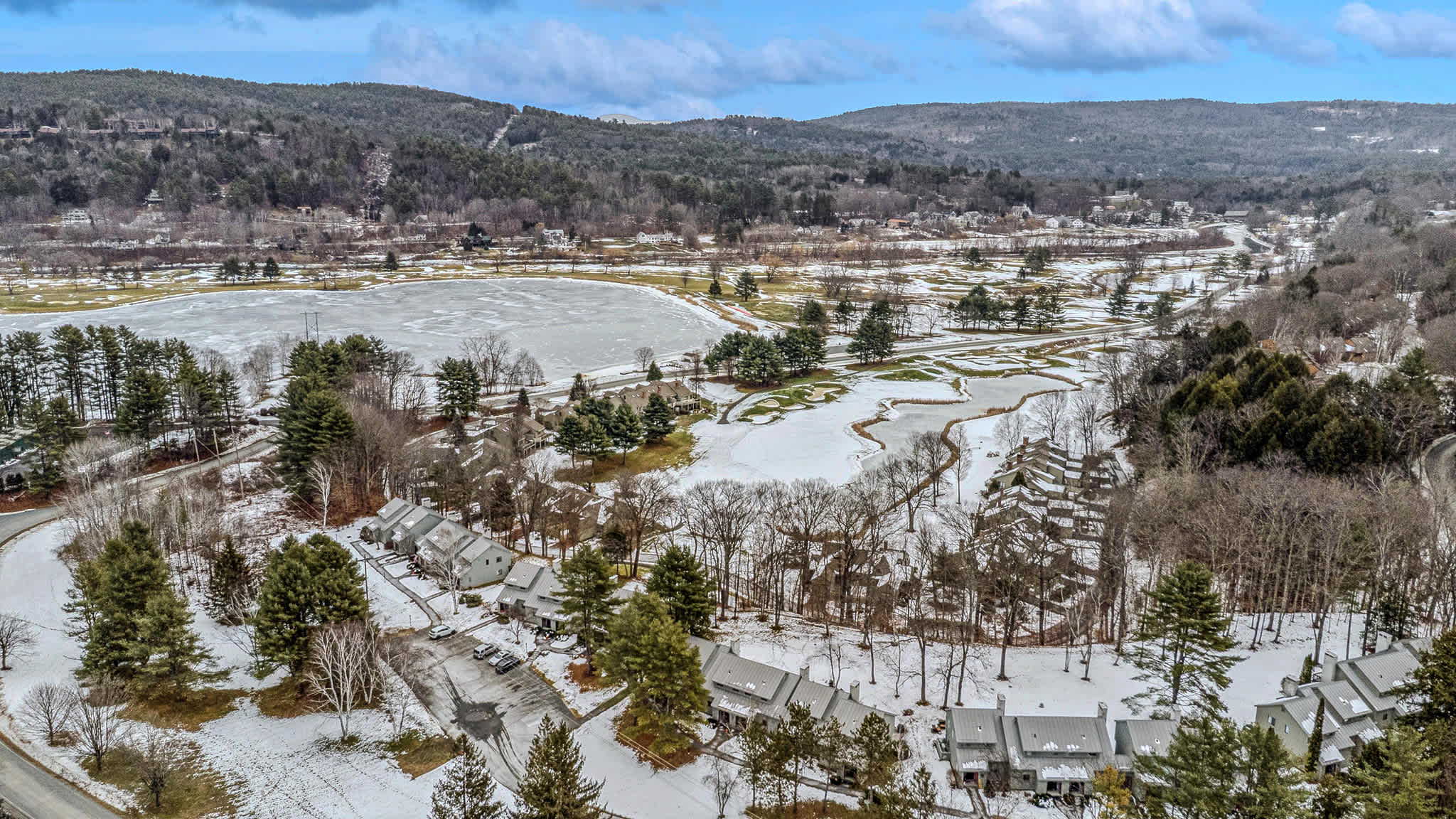 3BR Retreat, Fireplace & Deck, Club | Landmark 3C