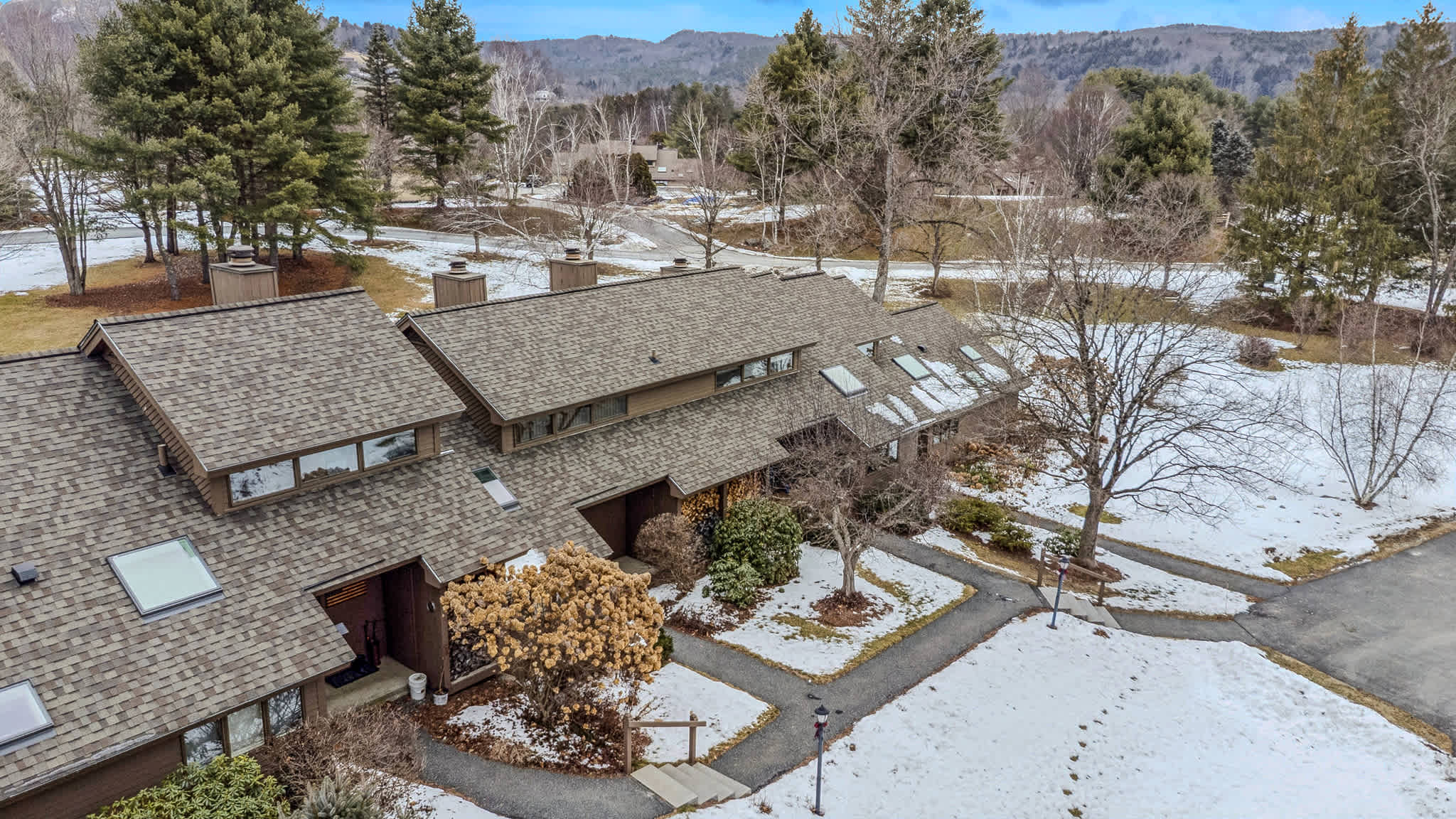 3BR Retreat, Fireplace & Deck, Club | Landmark 3C