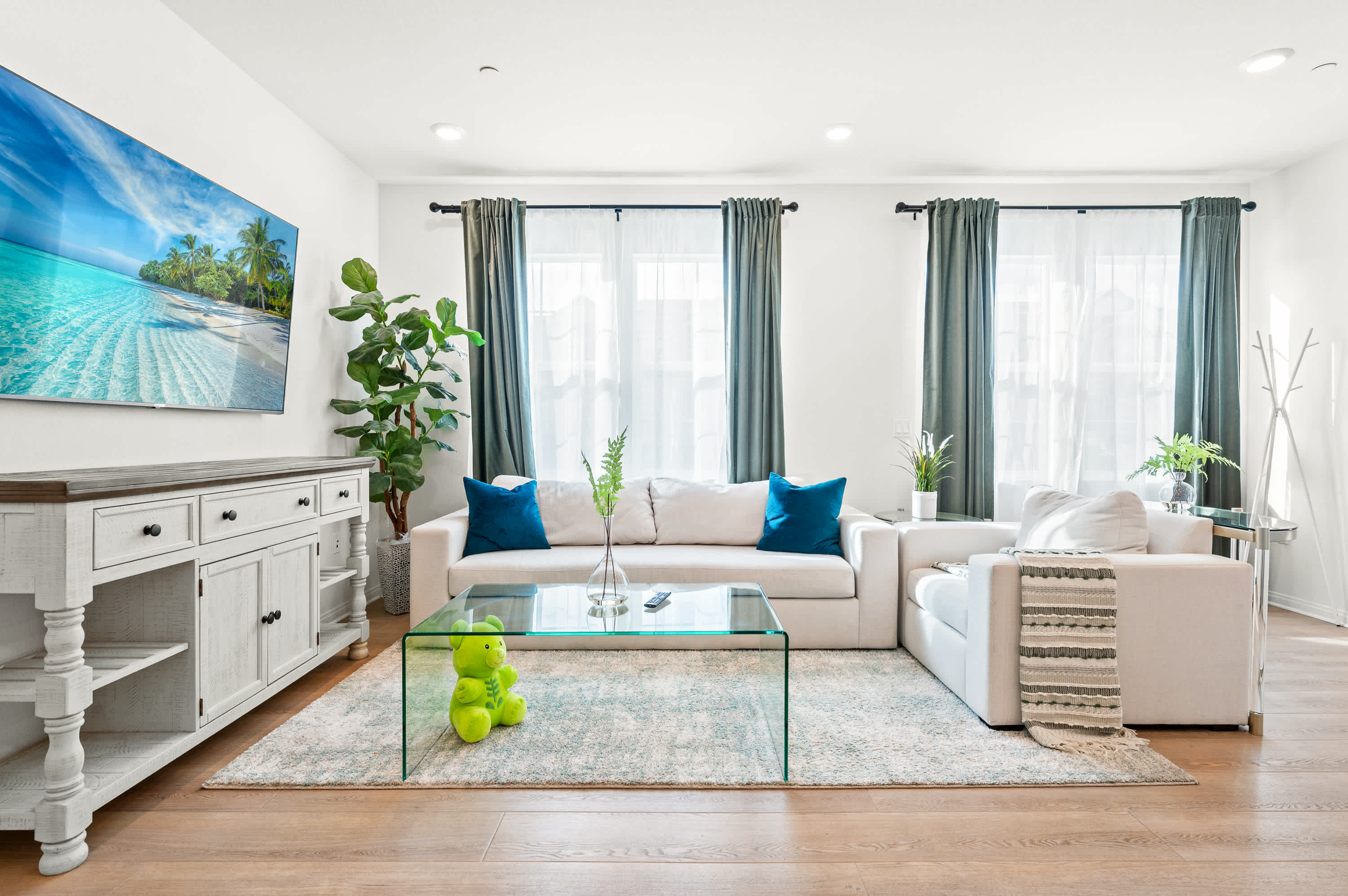 Near ONT Modern Designer Style Family Home — Ontario, CA — vacation rental