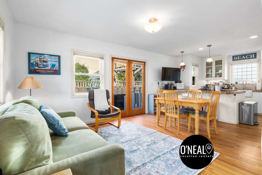 Cozy Capitola Village Home - Steps from the Beach! — Capitola, CA — vacation rental