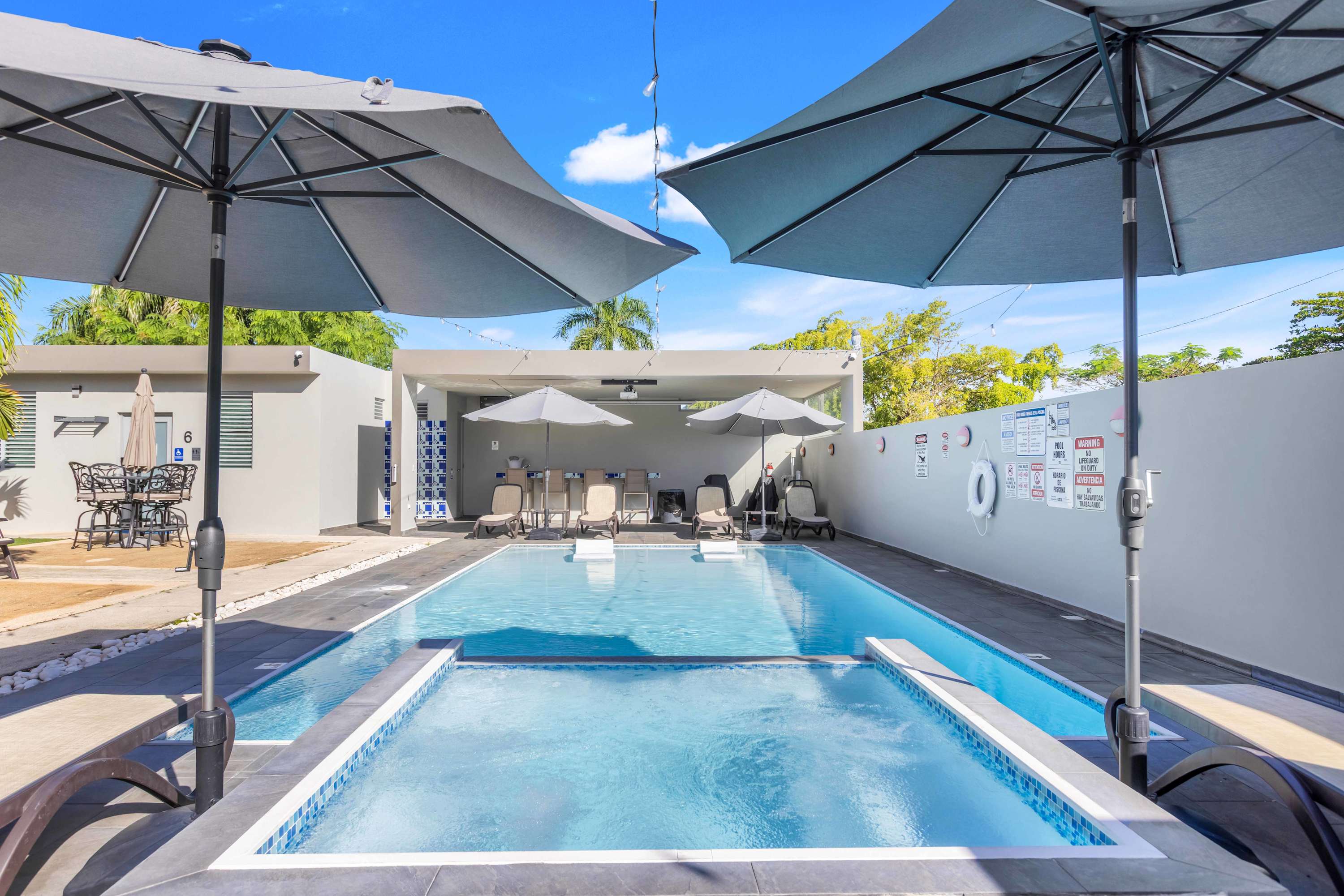 AQUA Ville Moderna 5 Ā· Bright 3BR Haven Near Beach