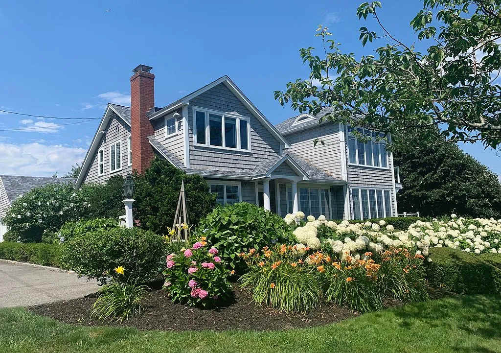 Ocean View Newport Retreat Near Beach & Cliff walk — Newport, RI — vacation rental