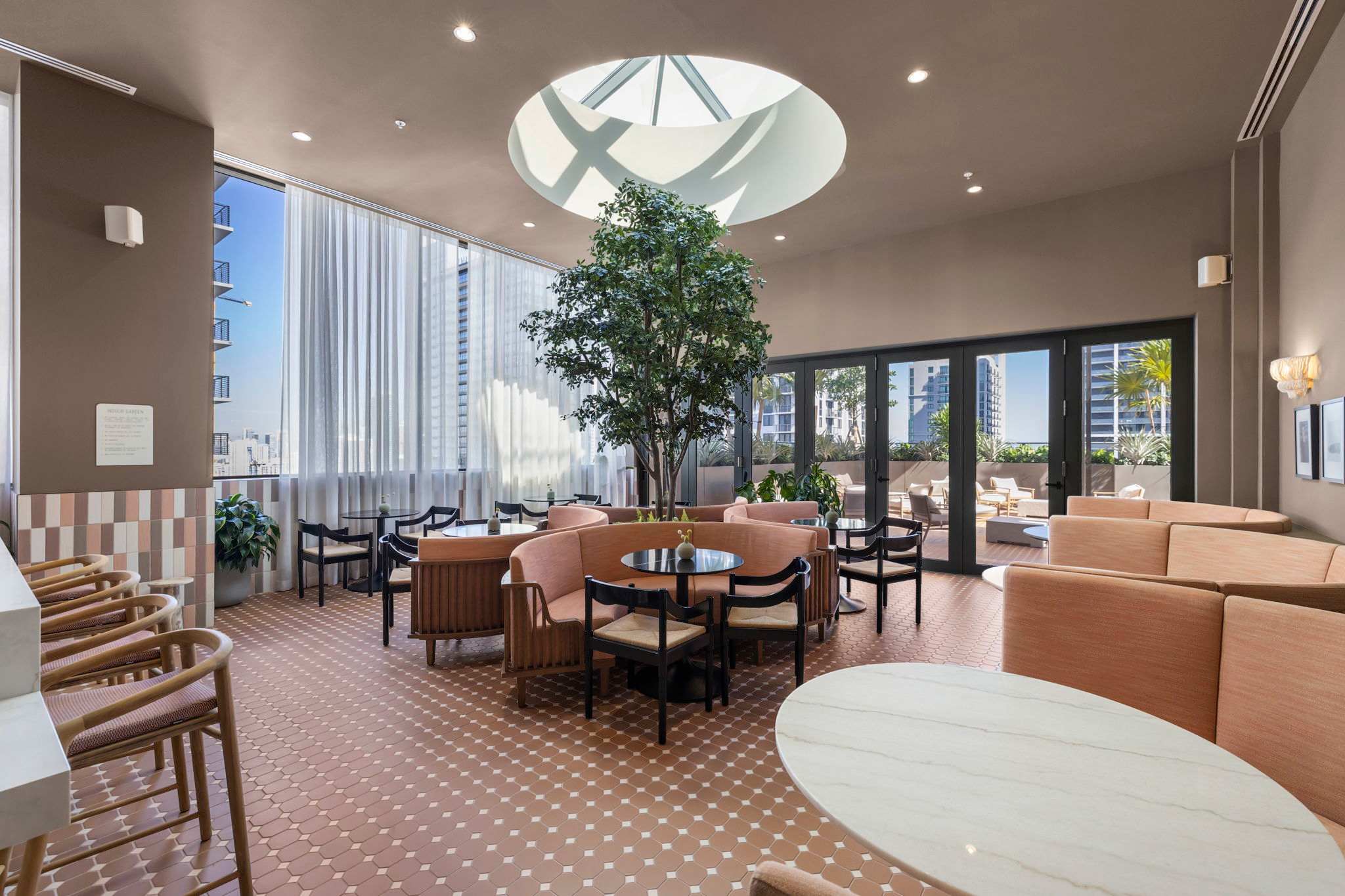 Near Bayside W Rooftop Pool & Gym