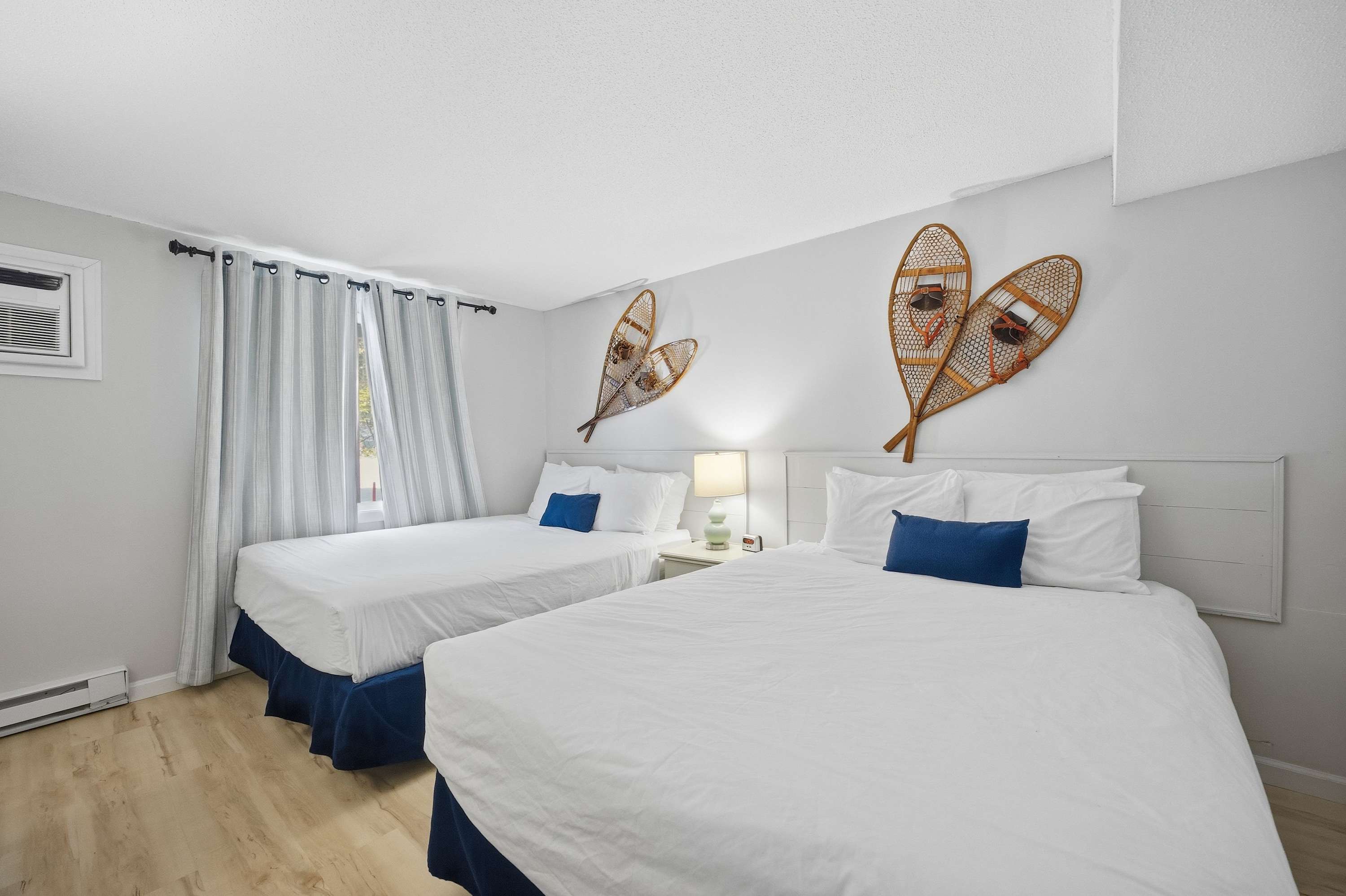 Peaked Mountain Escape – For 4