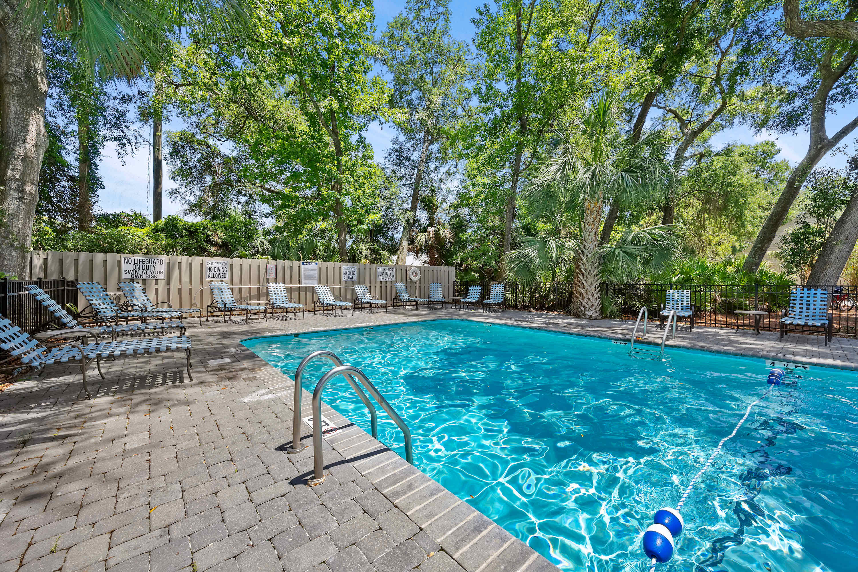 Pet Friendly Gem Near Golf Beach Marina | Photo 2