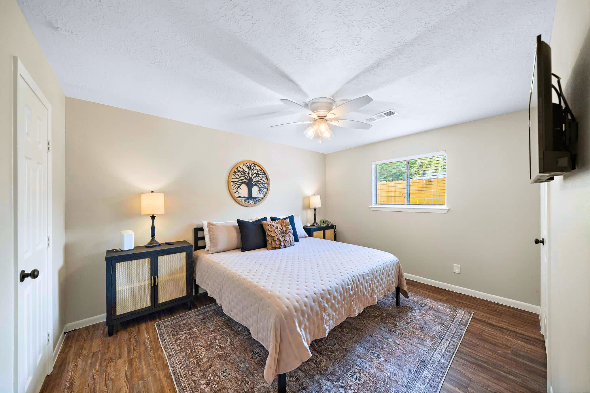 Stylish Family Home : Arcade | Kemah | Work Desk