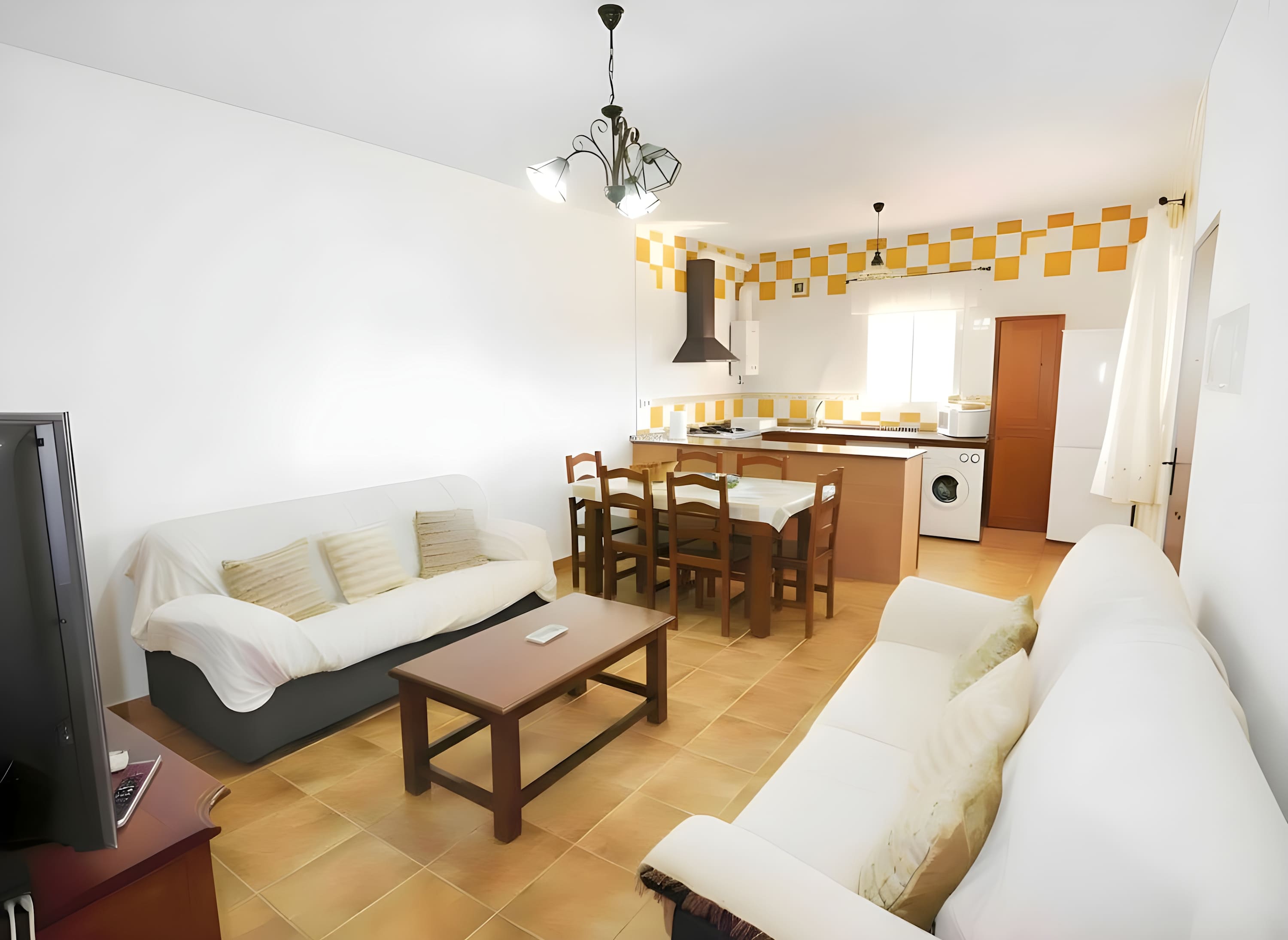 Chalet con Terraza y Barbacoa a 3 min de la Playa El Palmar - image 1