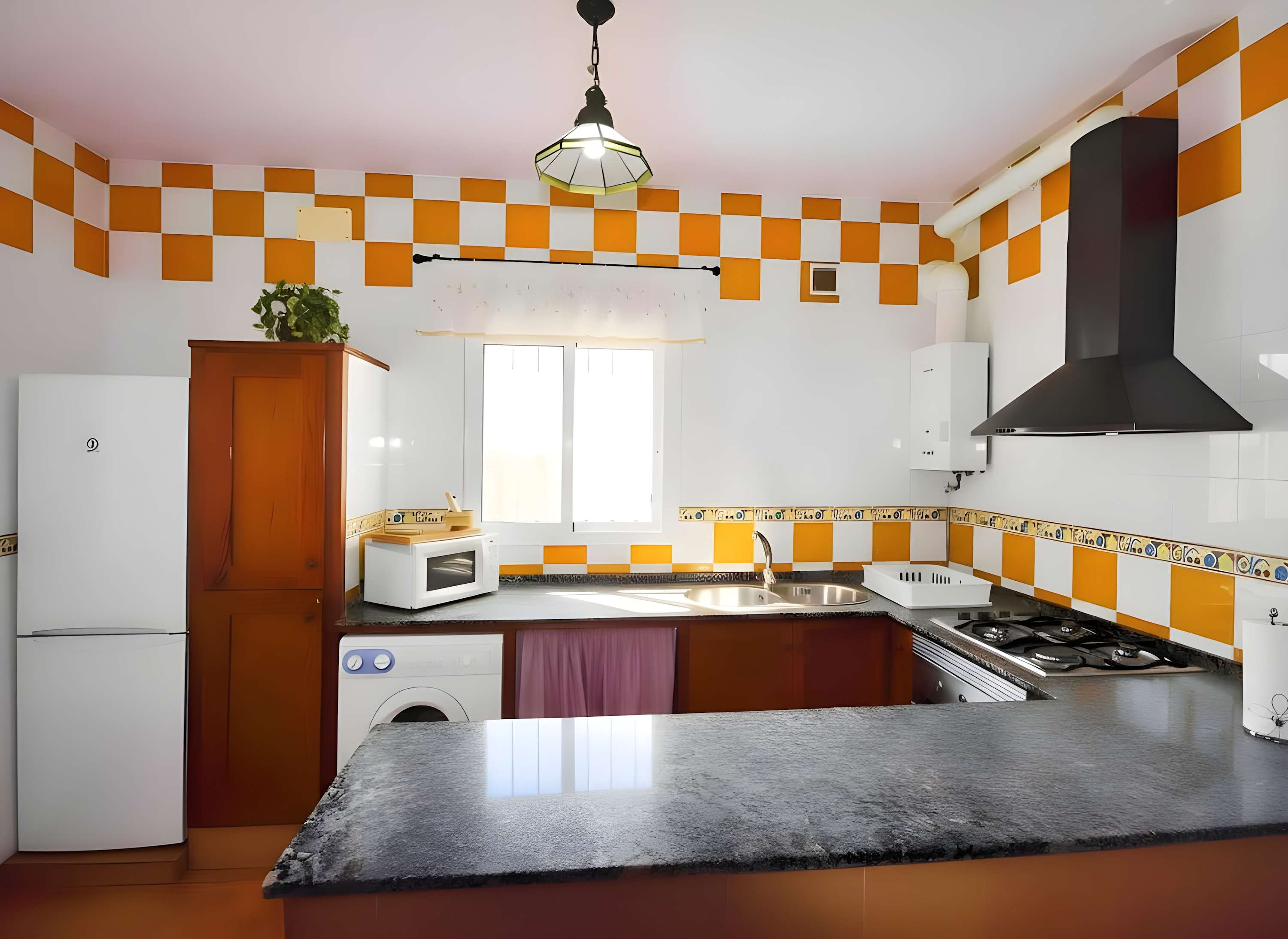 Chalet con Terraza y Barbacoa a 3 min de la Playa El Palmar - image 12