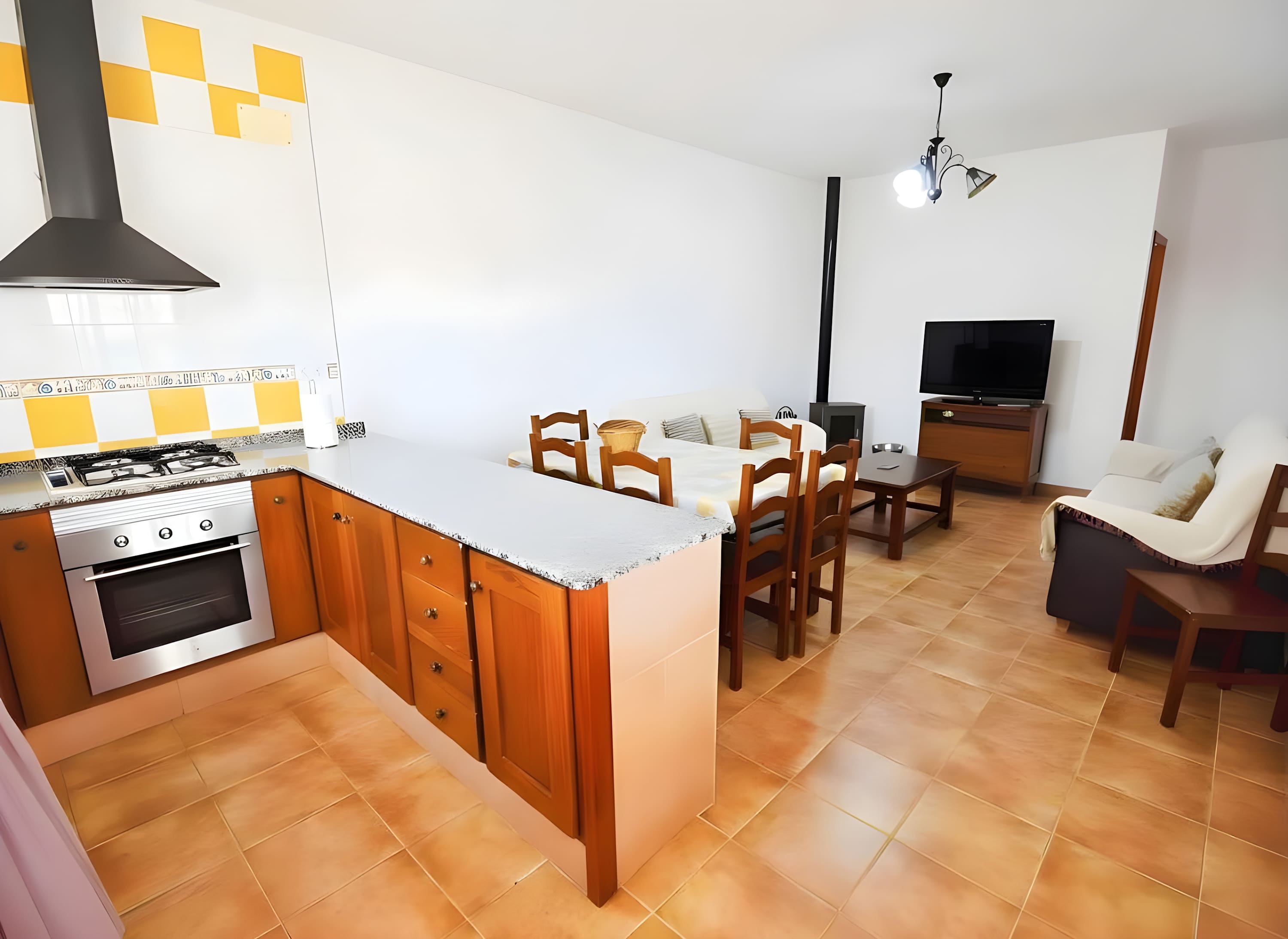 Chalet con Terraza y Barbacoa a 3 min de la Playa El Palmar - image 13