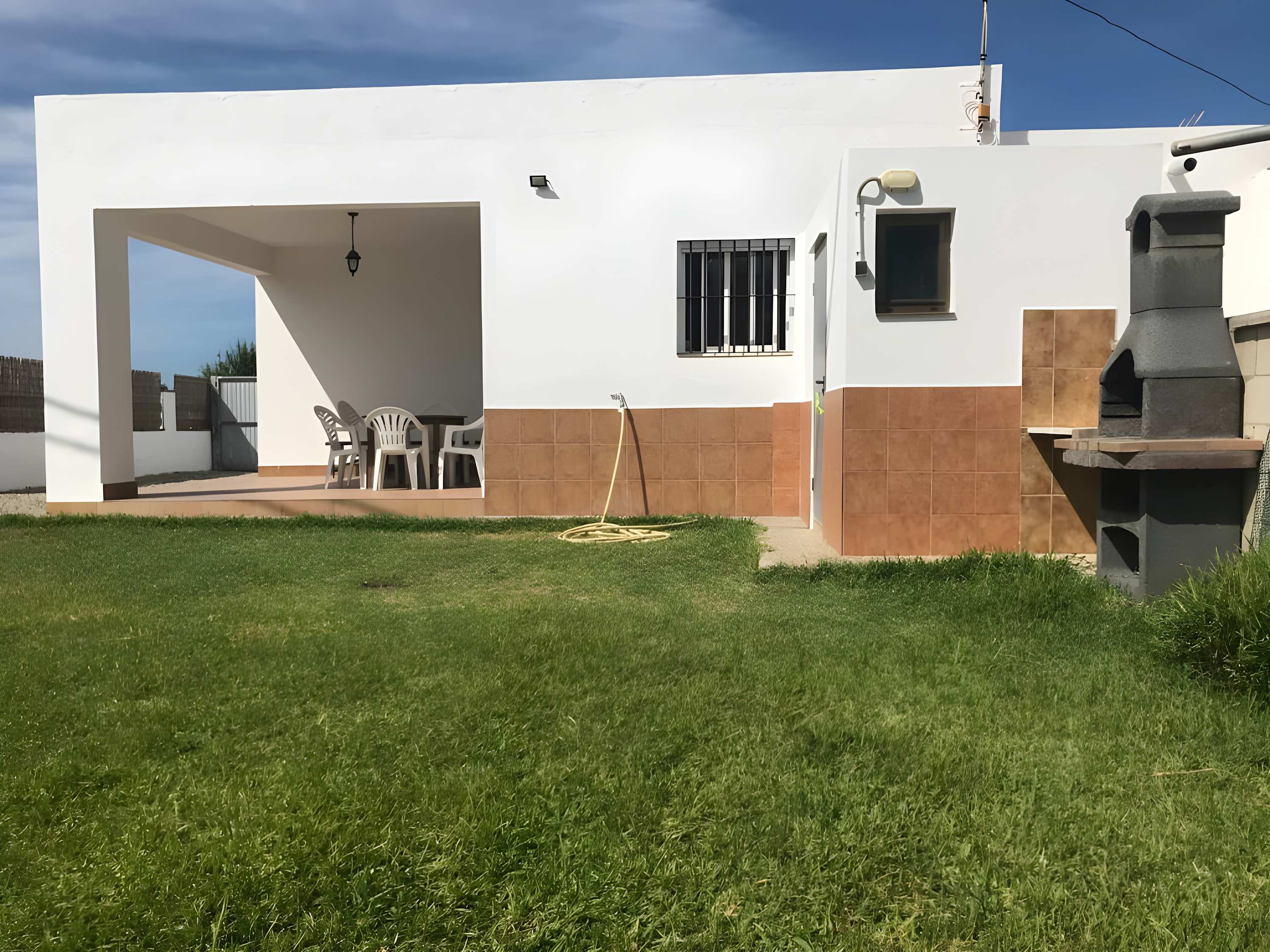 Chalet con Terraza y Barbacoa a 3 min de la Playa El Palmar - image 16