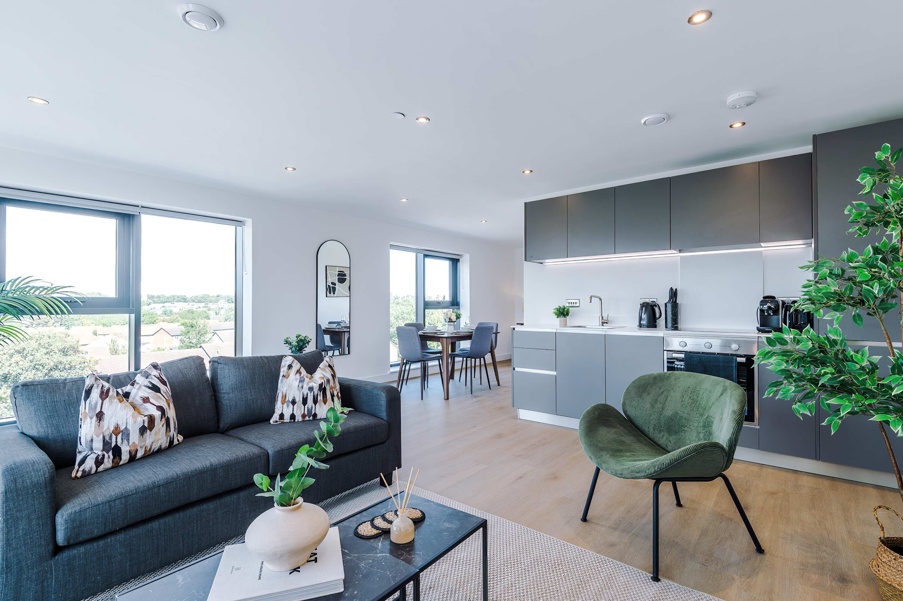 2BR Penthouse In Leeds Centre - Free Parking, Wifi