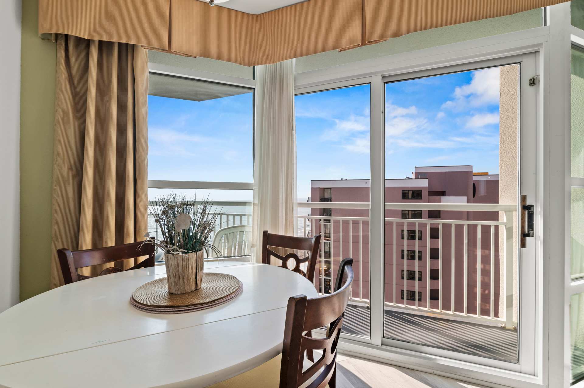 Ocean View Beach Suite w Lazy River