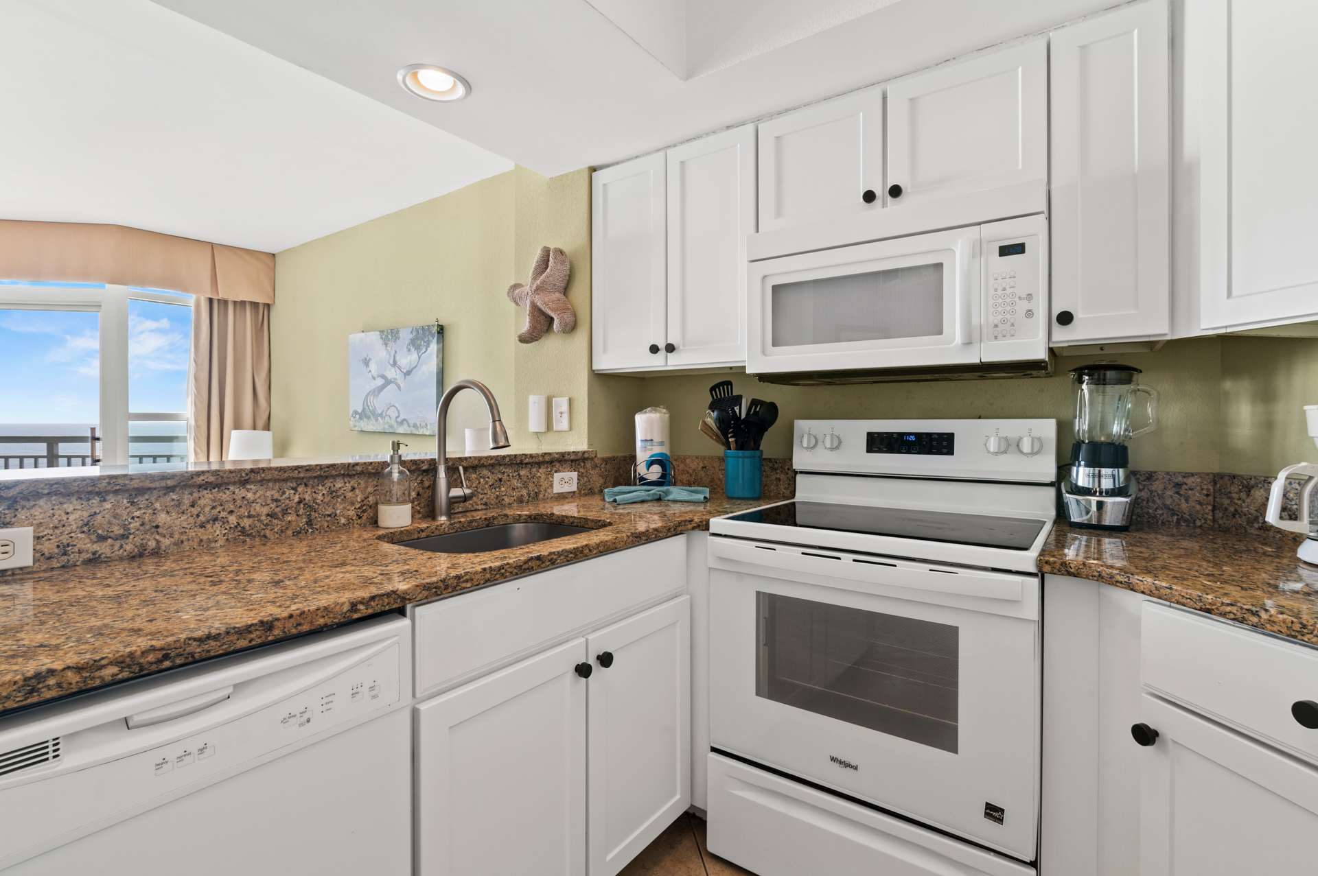 Ocean View Beach Suite w Lazy River