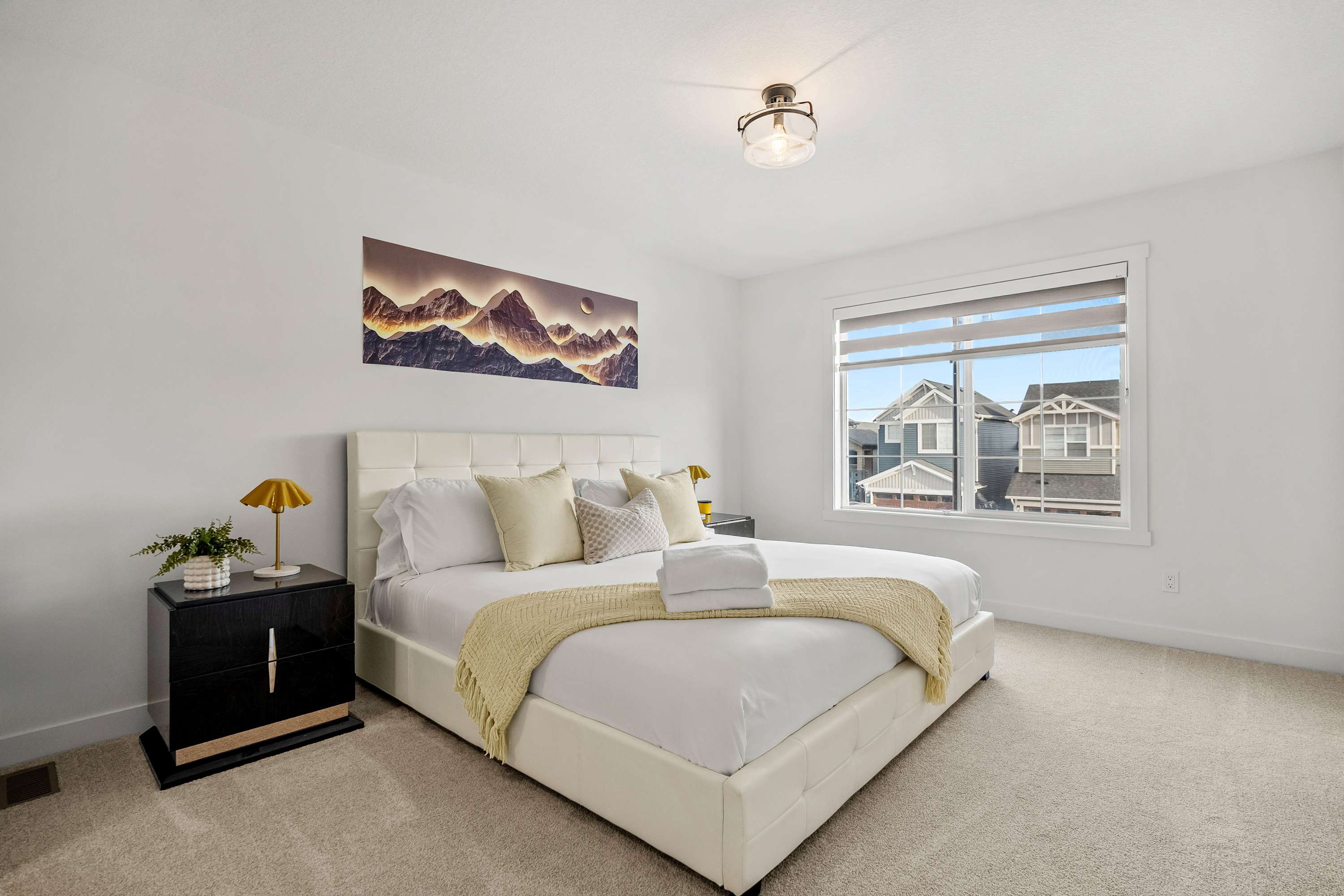 NEW 3BR Upper Suite w Free Banff Pass — Calgary, Alberta — vacation rental