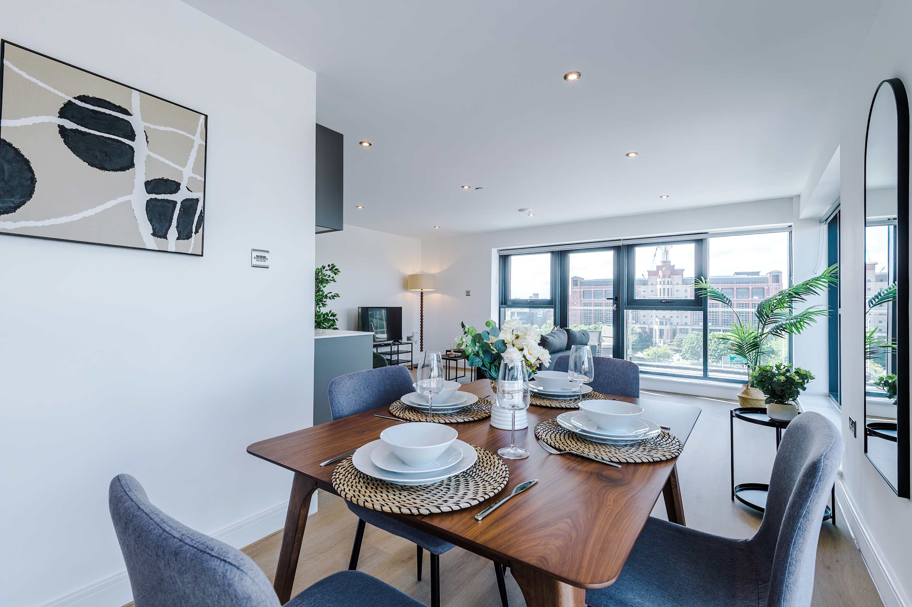 2BR Penthouse In Leeds Centre - Free Parking, Wifi