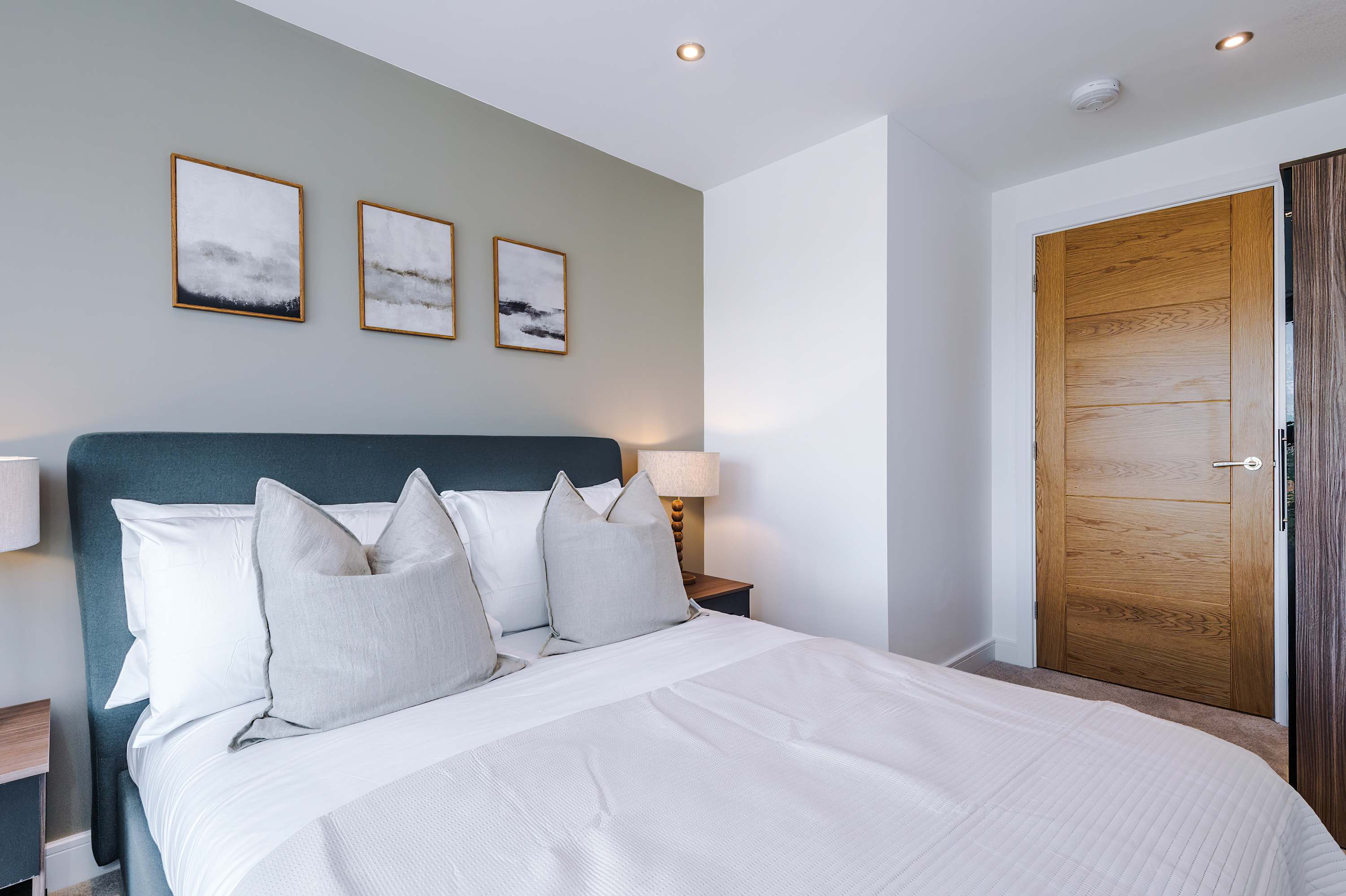 2BR Penthouse In Leeds Centre - Free Parking, Wifi
