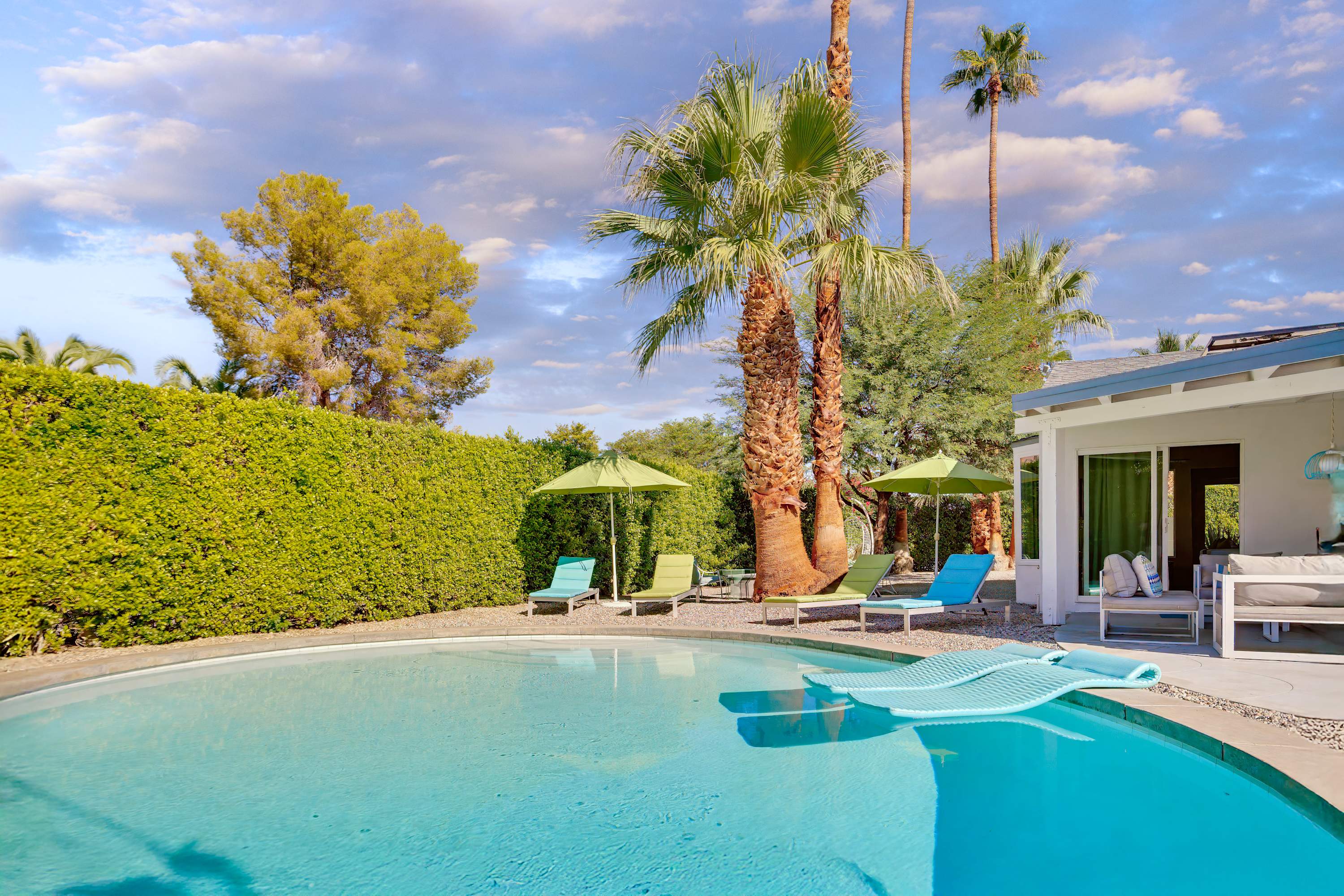 Mid-Century Oasis 4BD/Walled/Pool/Spa/Mtn Views  - Picture 40