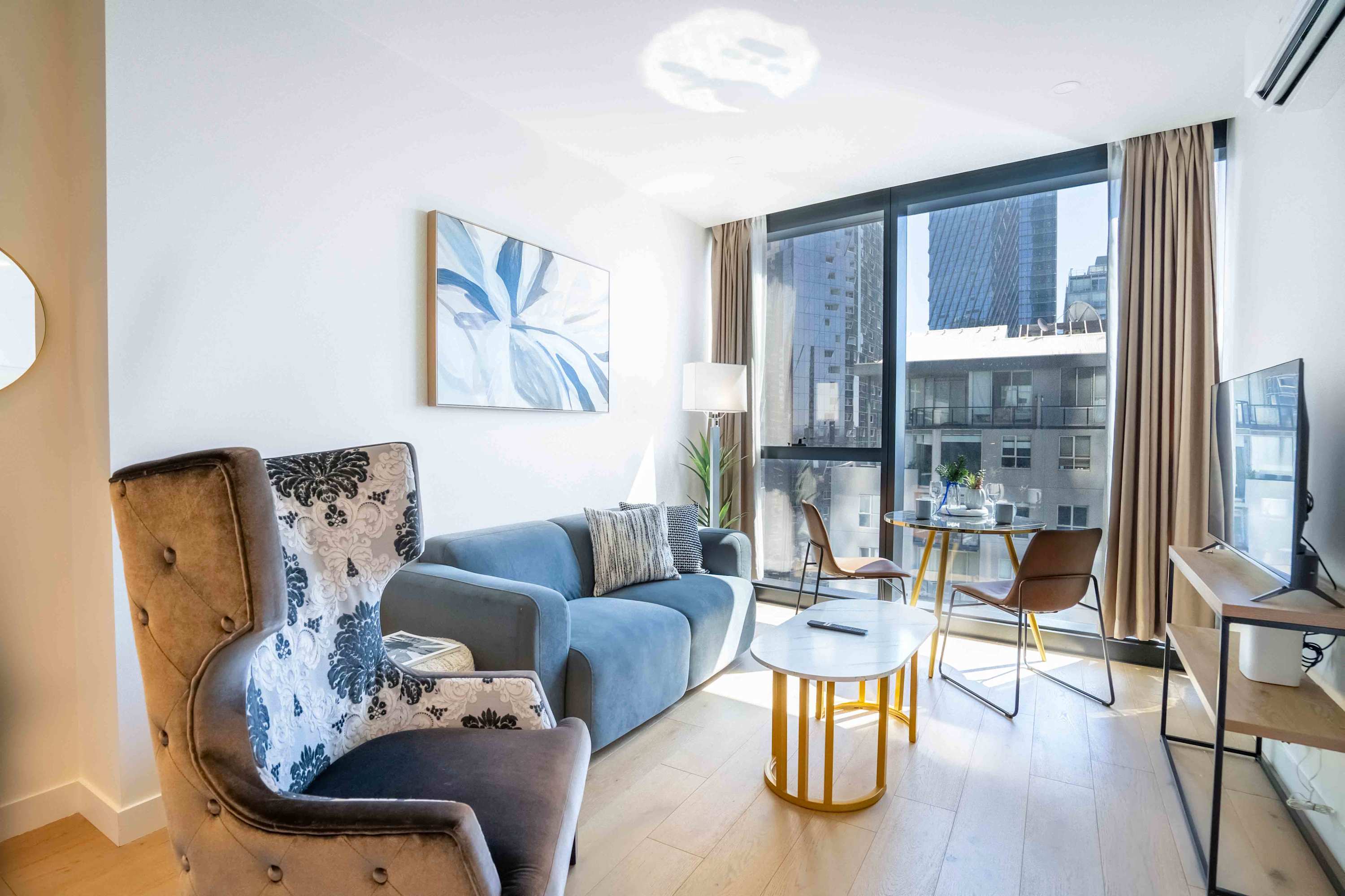 Boutique 1B2B HighRise Condo in CBD