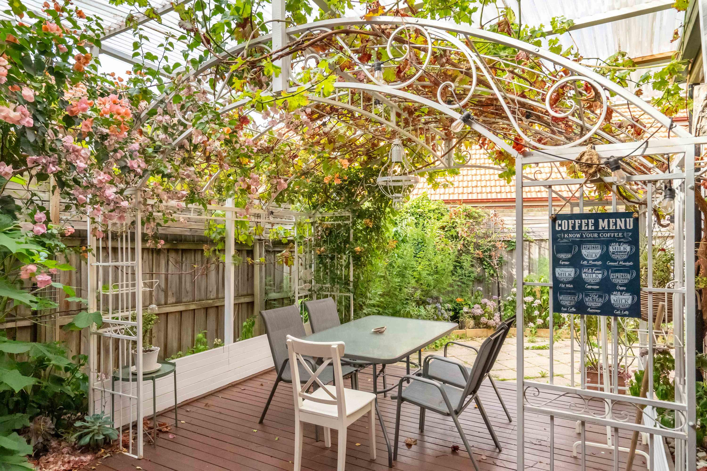 Willow Place Modern 4BR Oasis in Heart of Glen Waverley