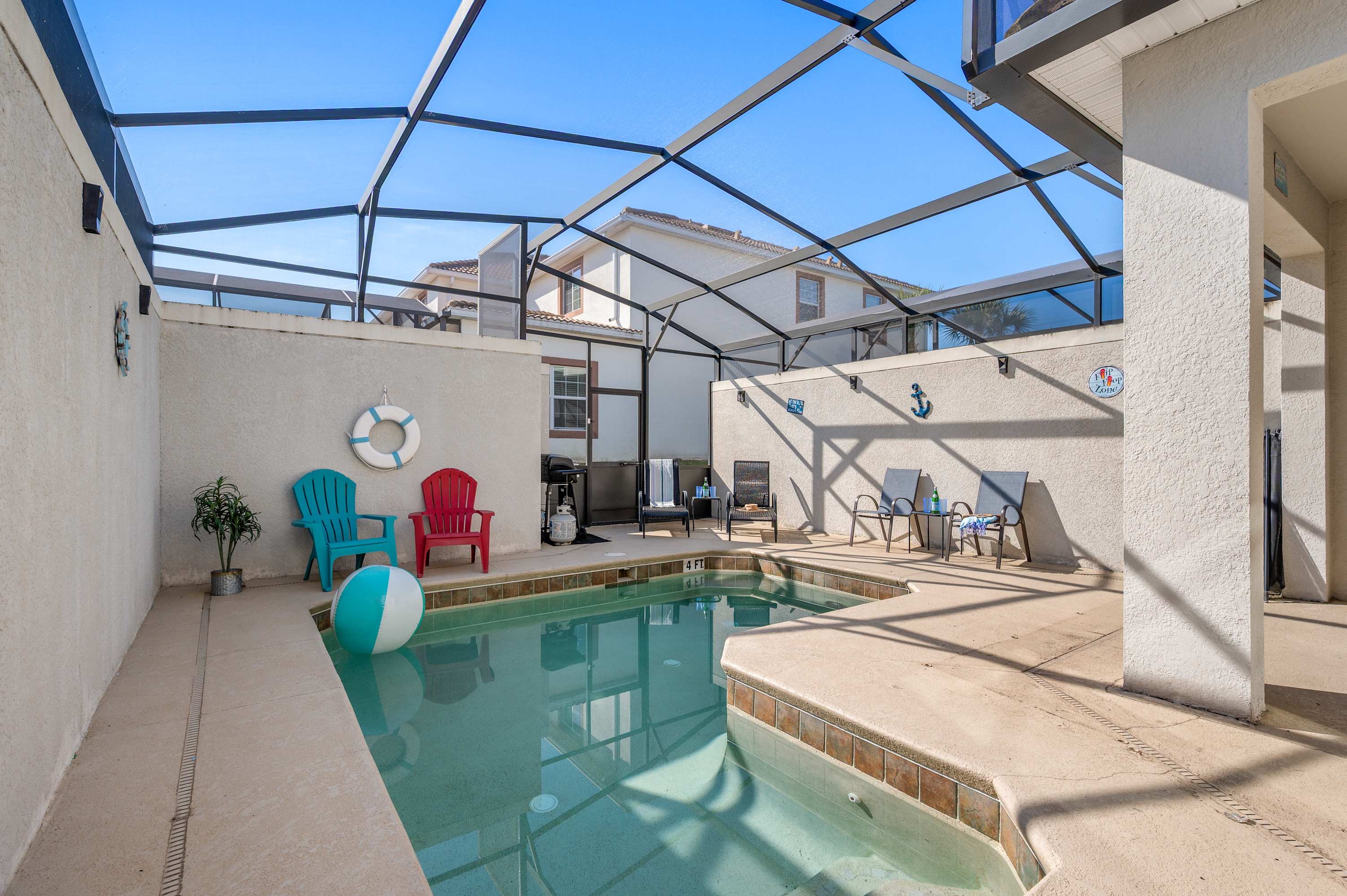 Townhouse w/ pool & resort access