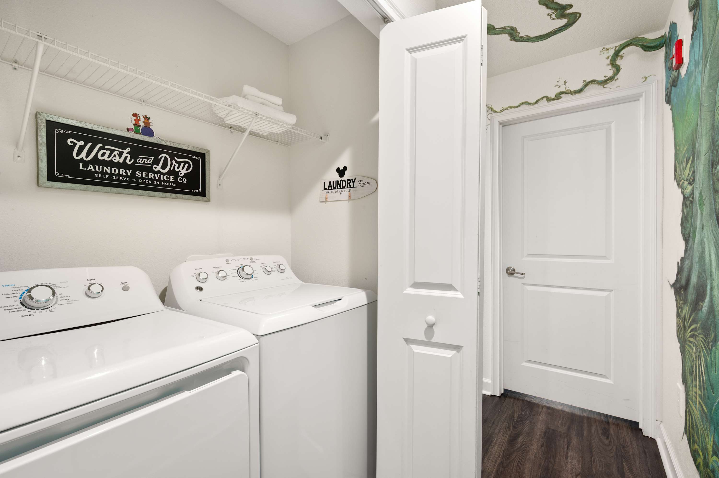 Townhouse w/ pool & resort access