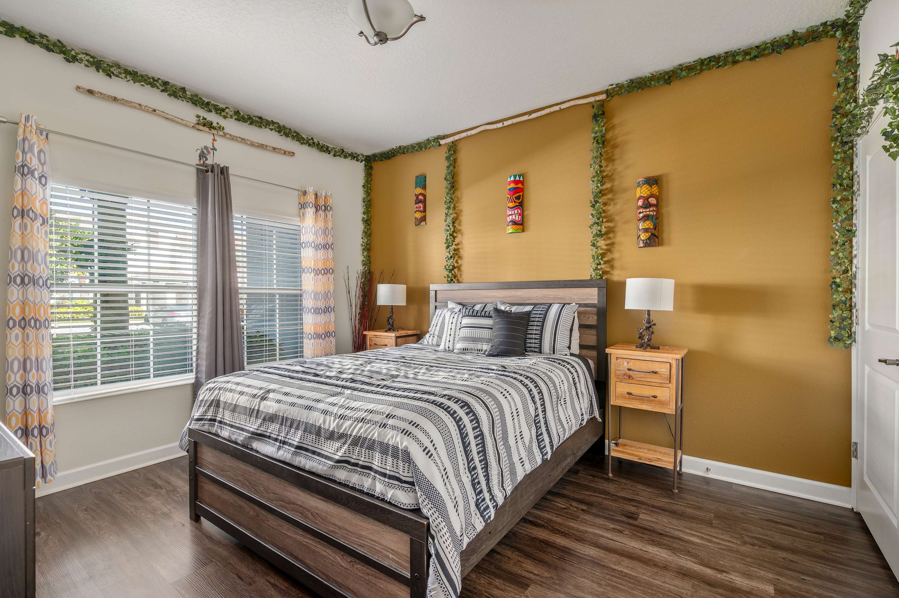 Townhouse w/ pool & resort access