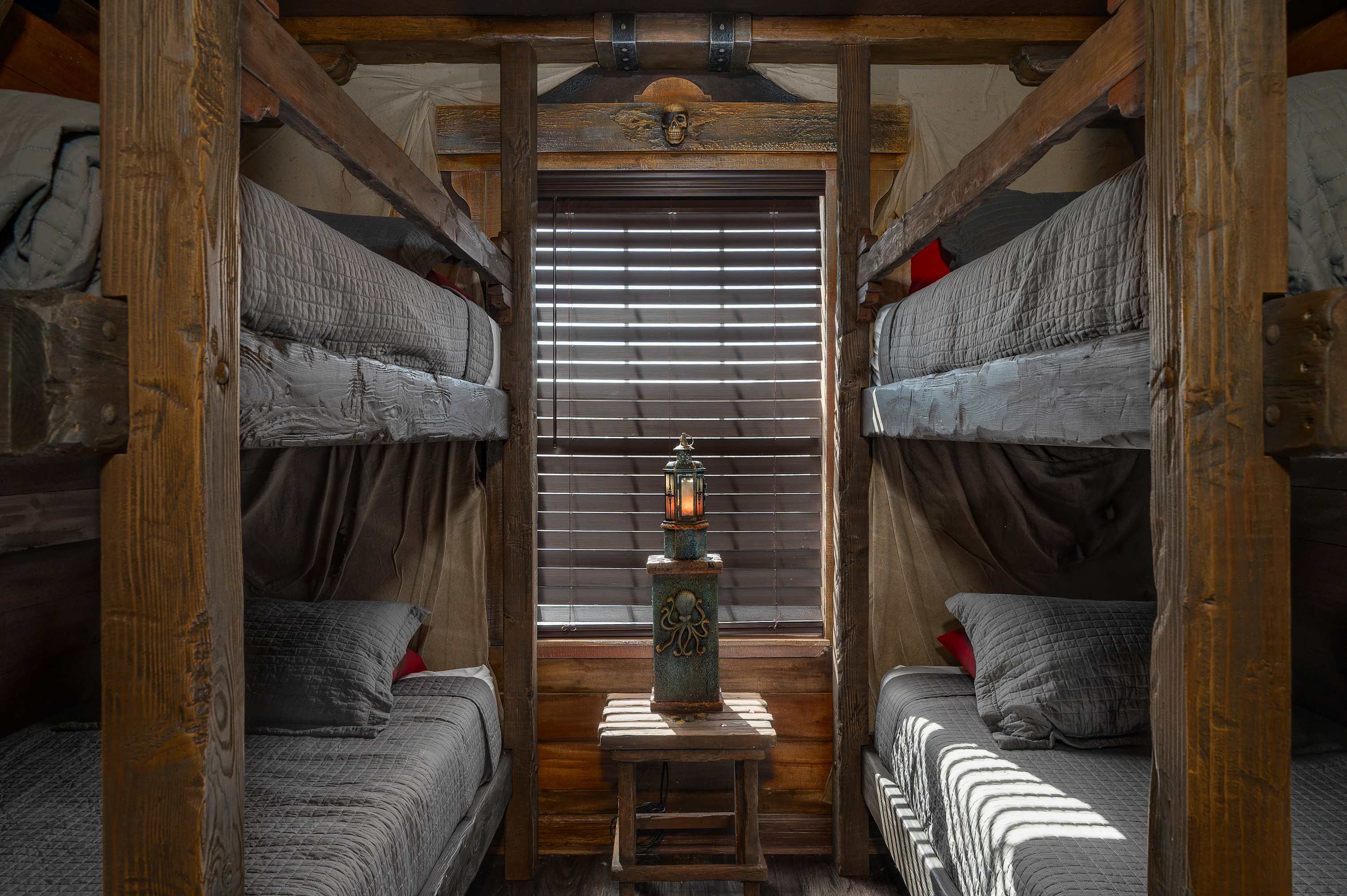 Townhouse w/ pool & resort access