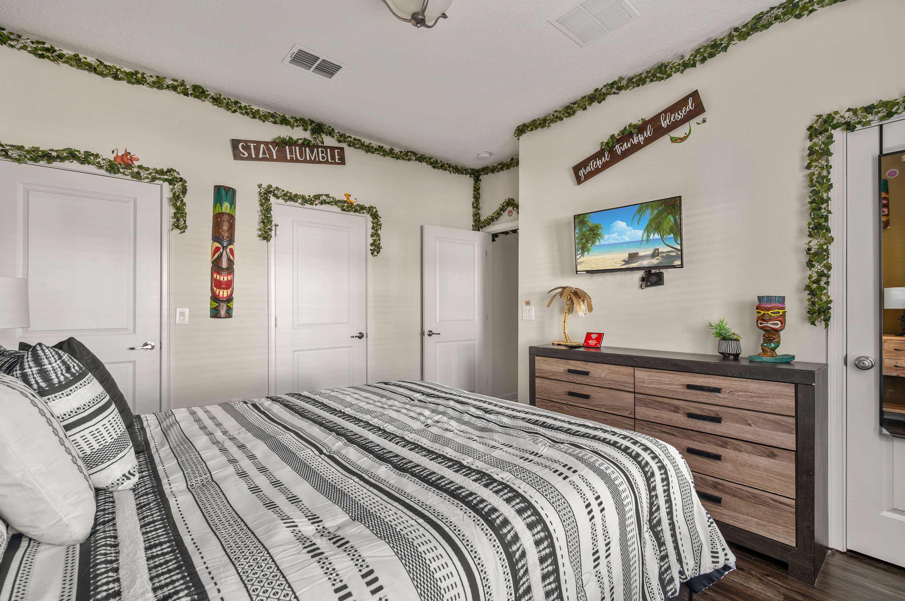 Townhouse w/ pool & resort access