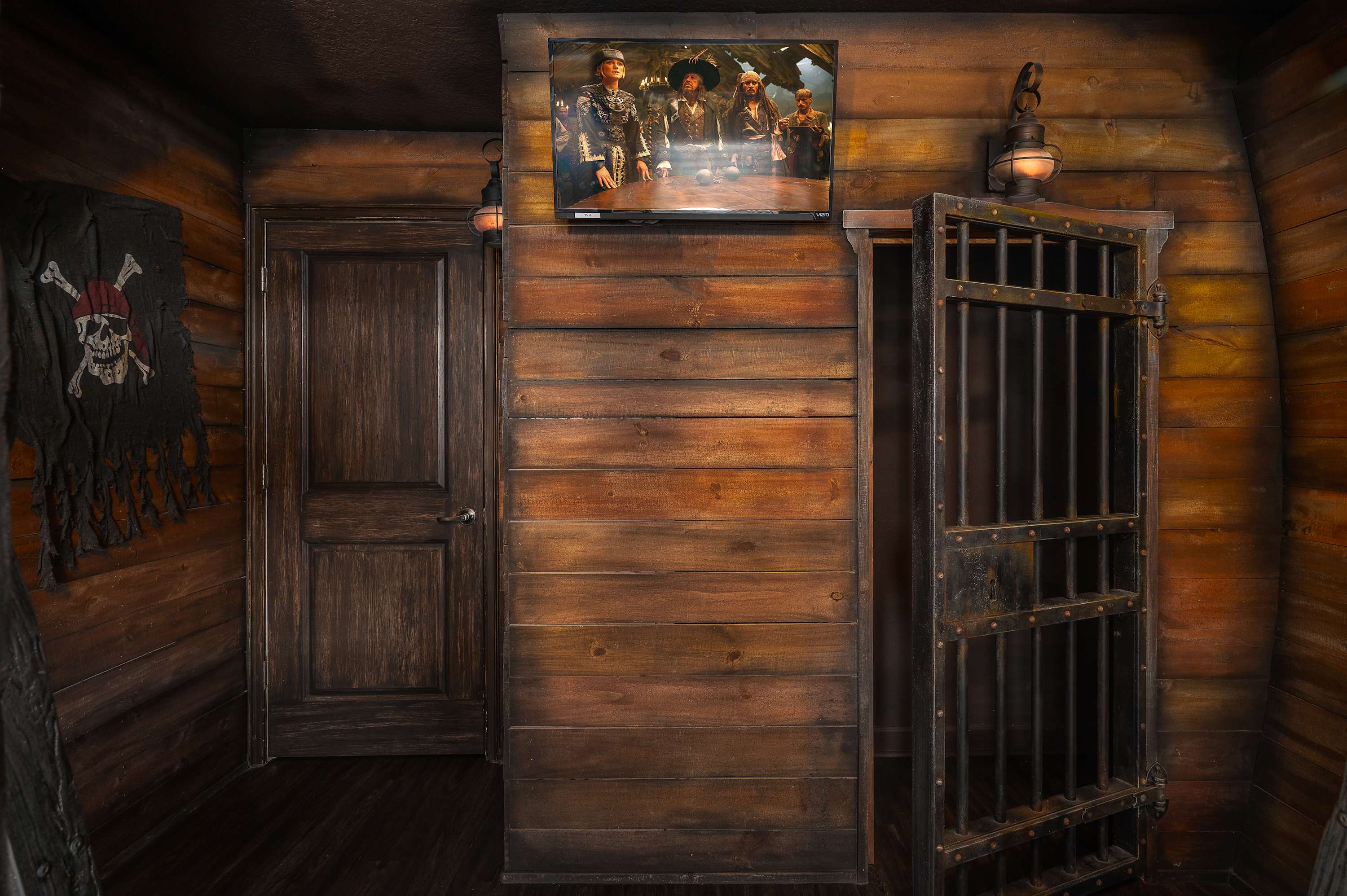 Townhouse w/ pool & resort access