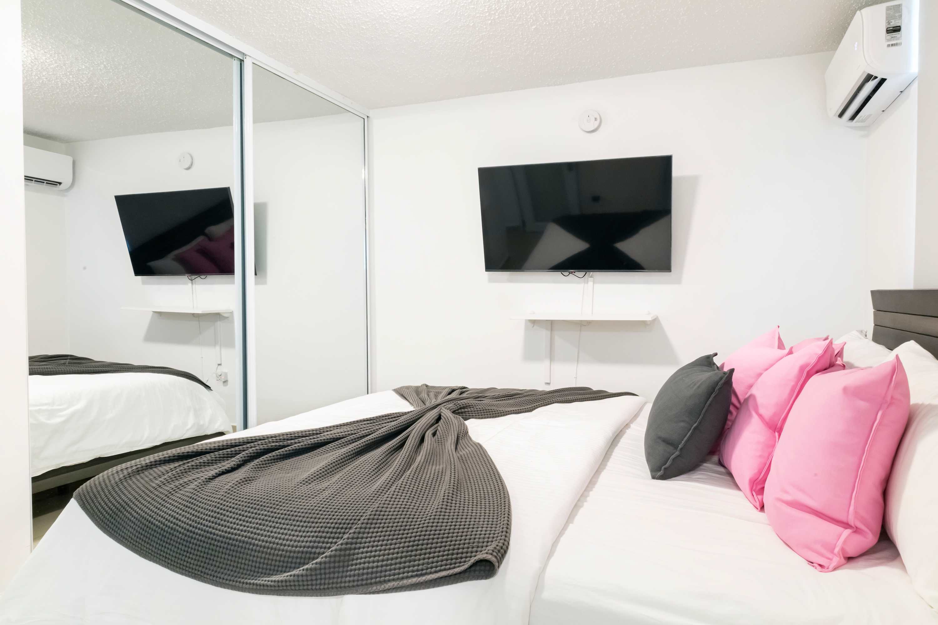 AQUA Ville Moderna · Serene 16BR Villa with Pool - Property photo