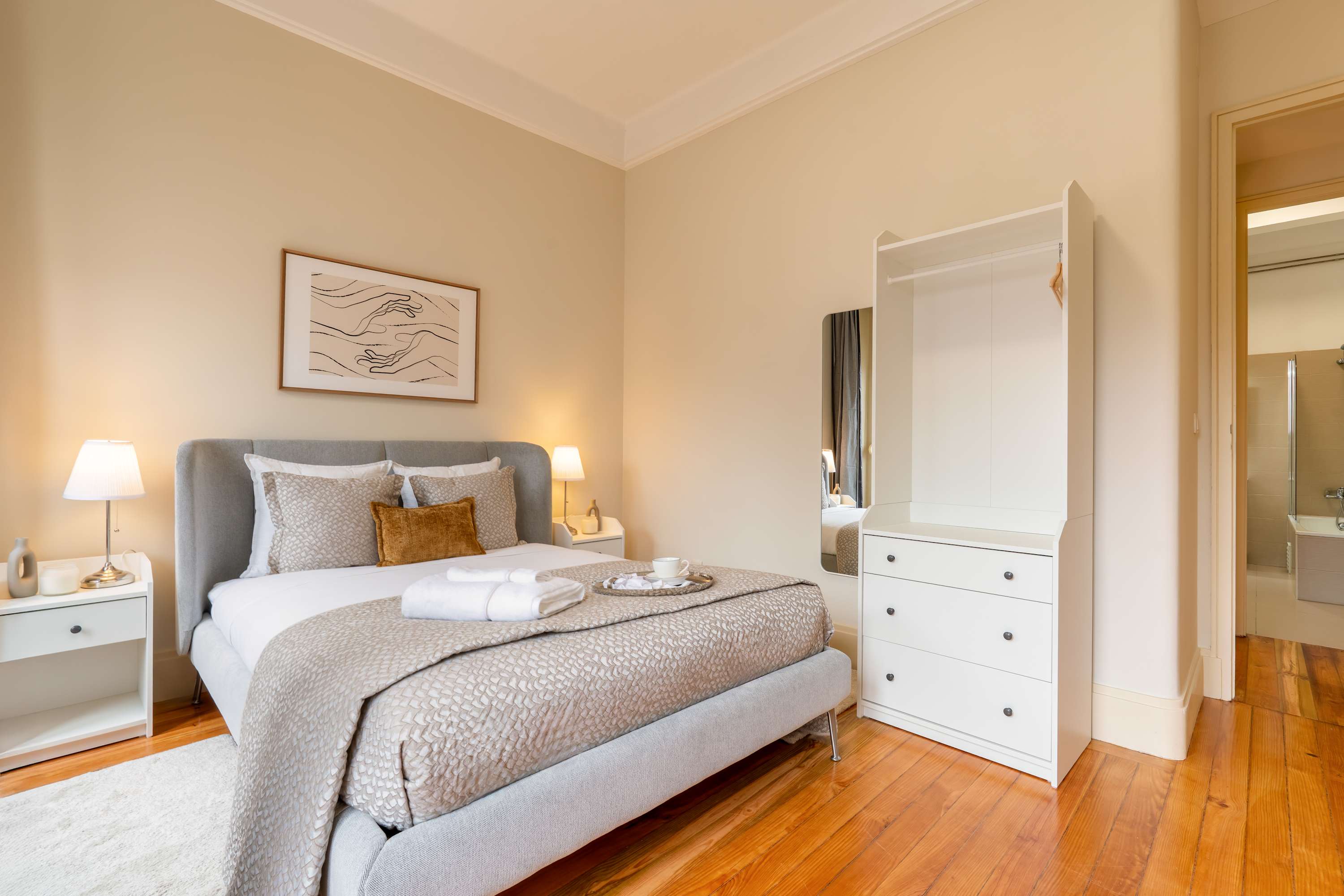 Bright Family Flat in Downtown Porto by HostWise